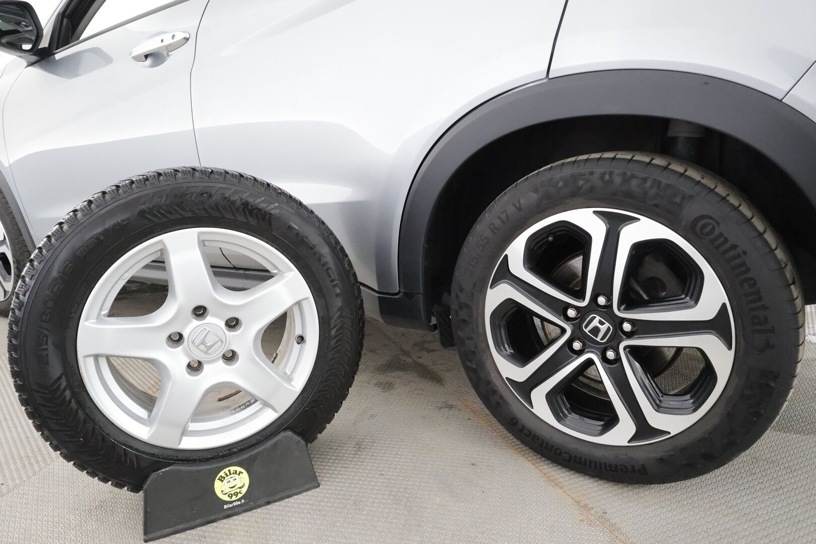 Honda HR-V 2017 1,5 Executive CVT - | Panorama | Koukku | Puolinahat | LED | Keyless | P.kamera | Kaistavahti | Vakkari | City Brake System | Bluetooth | 2x renkaat aluin | 