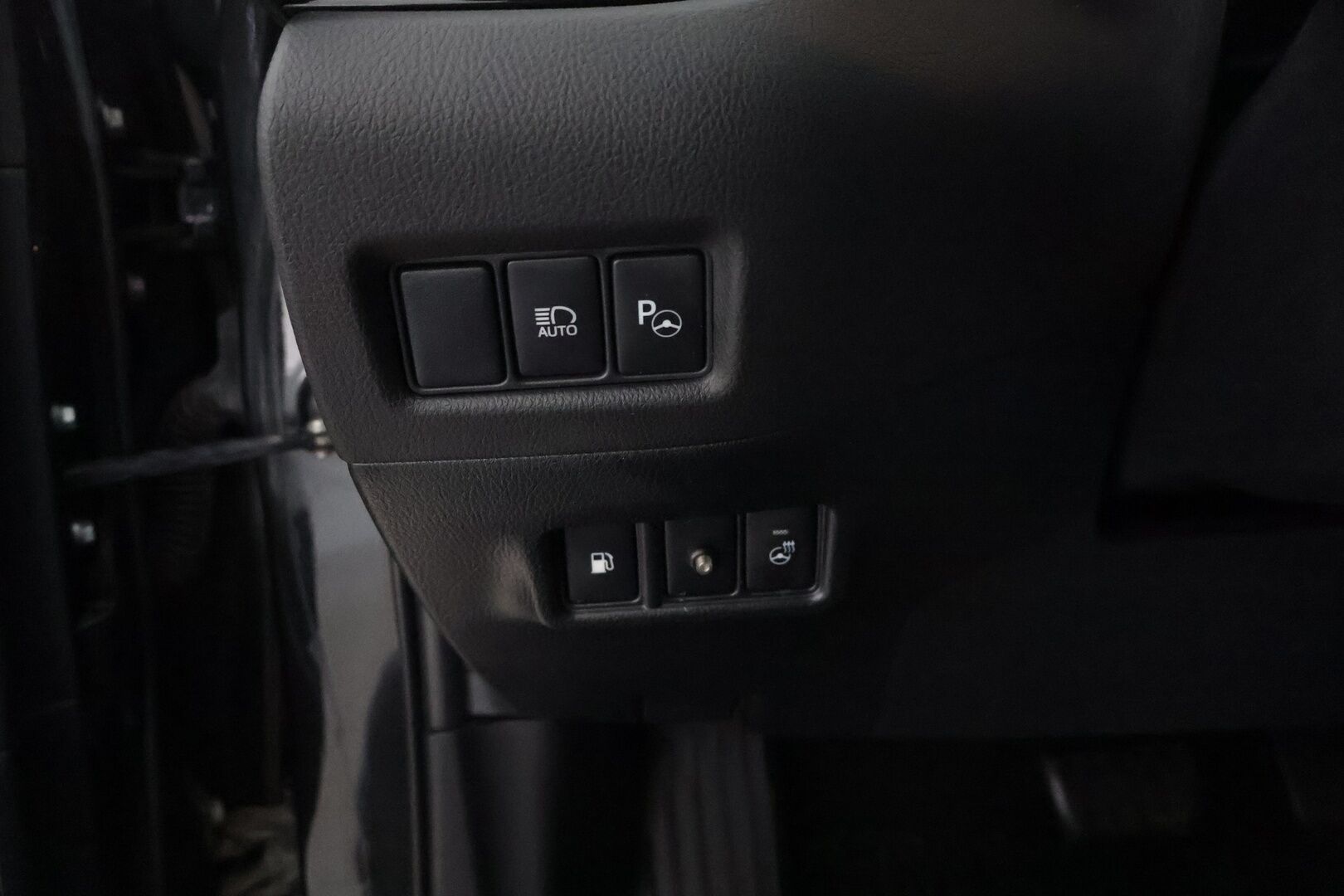 Toyota C-HR 2017 1,8 Hybrid Premium ** Webasto / Adapt. vakkari / Keyless / P.kamera / Kaistavahti ** - Merkkihuollettu / 