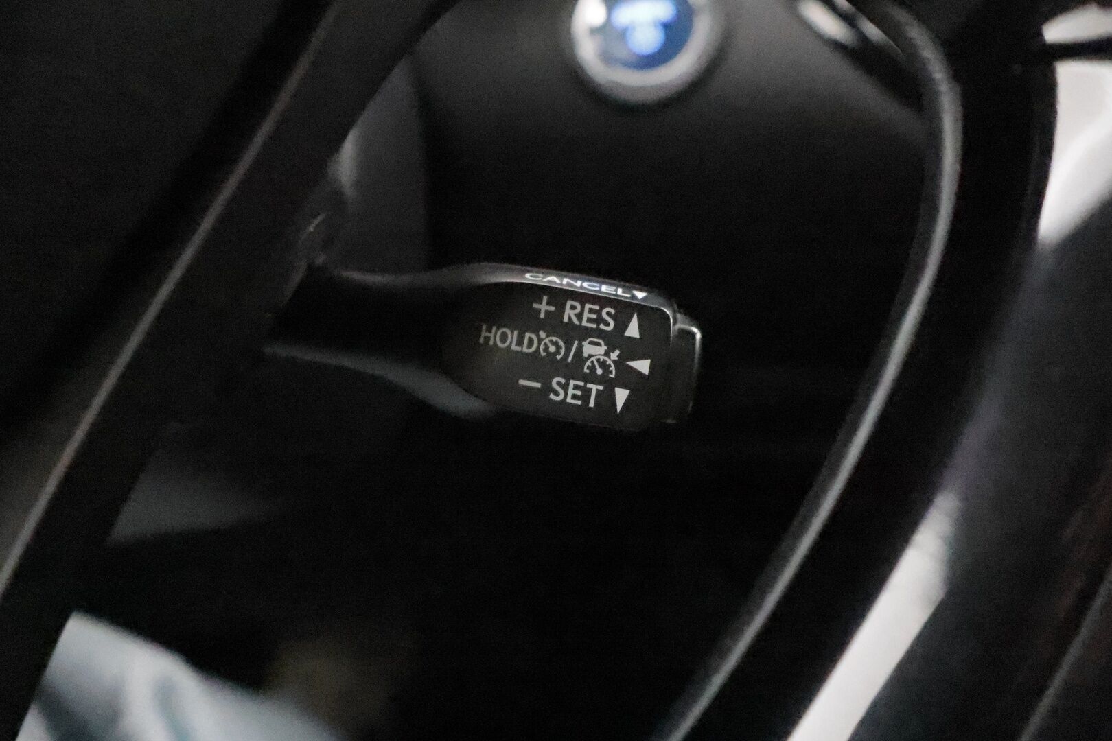 Toyota C-HR 2017 1,8 Hybrid Premium ** Webasto / Adapt. vakkari / Keyless / P.kamera / Kaistavahti ** - Merkkihuollettu / 