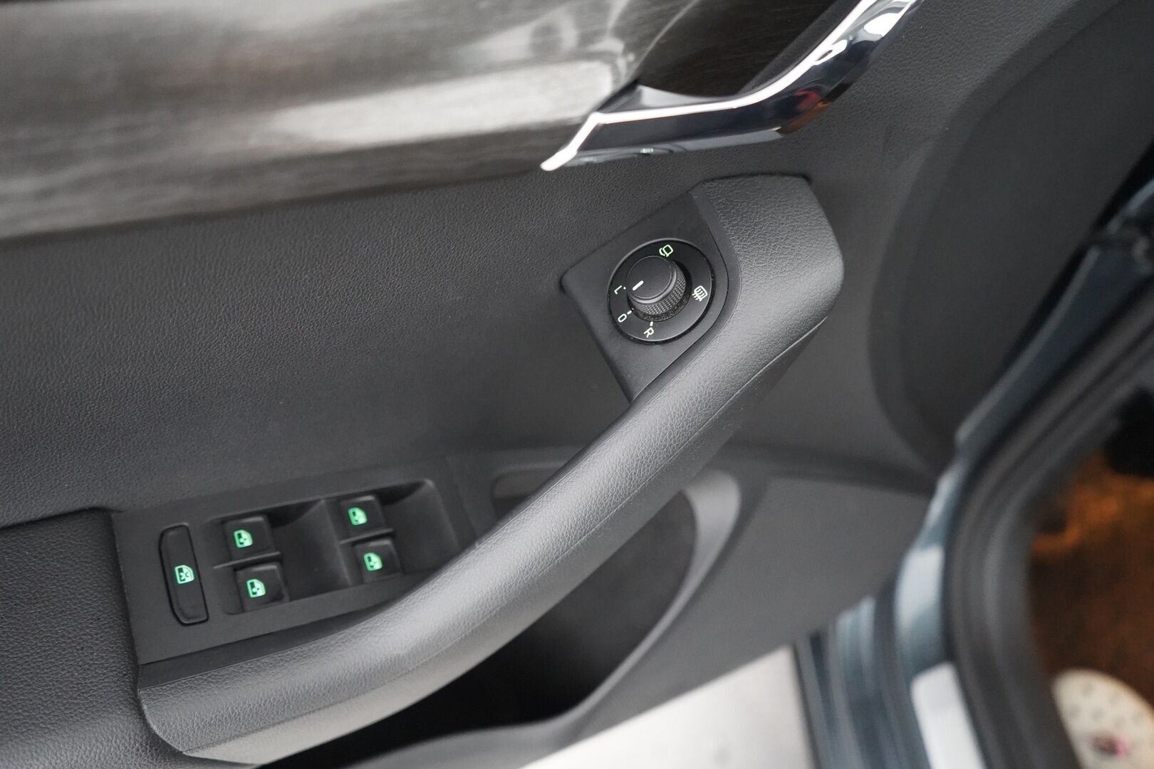 Skoda Octavia 2017 Combi 1,8 TSI 4x4 Scout DSG Autom. - | ACC | Webasto | Keyless | Koukku | Sähkökontti | Navi | Appconnect | Suomi-auto | Kahdet renkaat alumiinivanteilla | Särmä huoltohistoria |