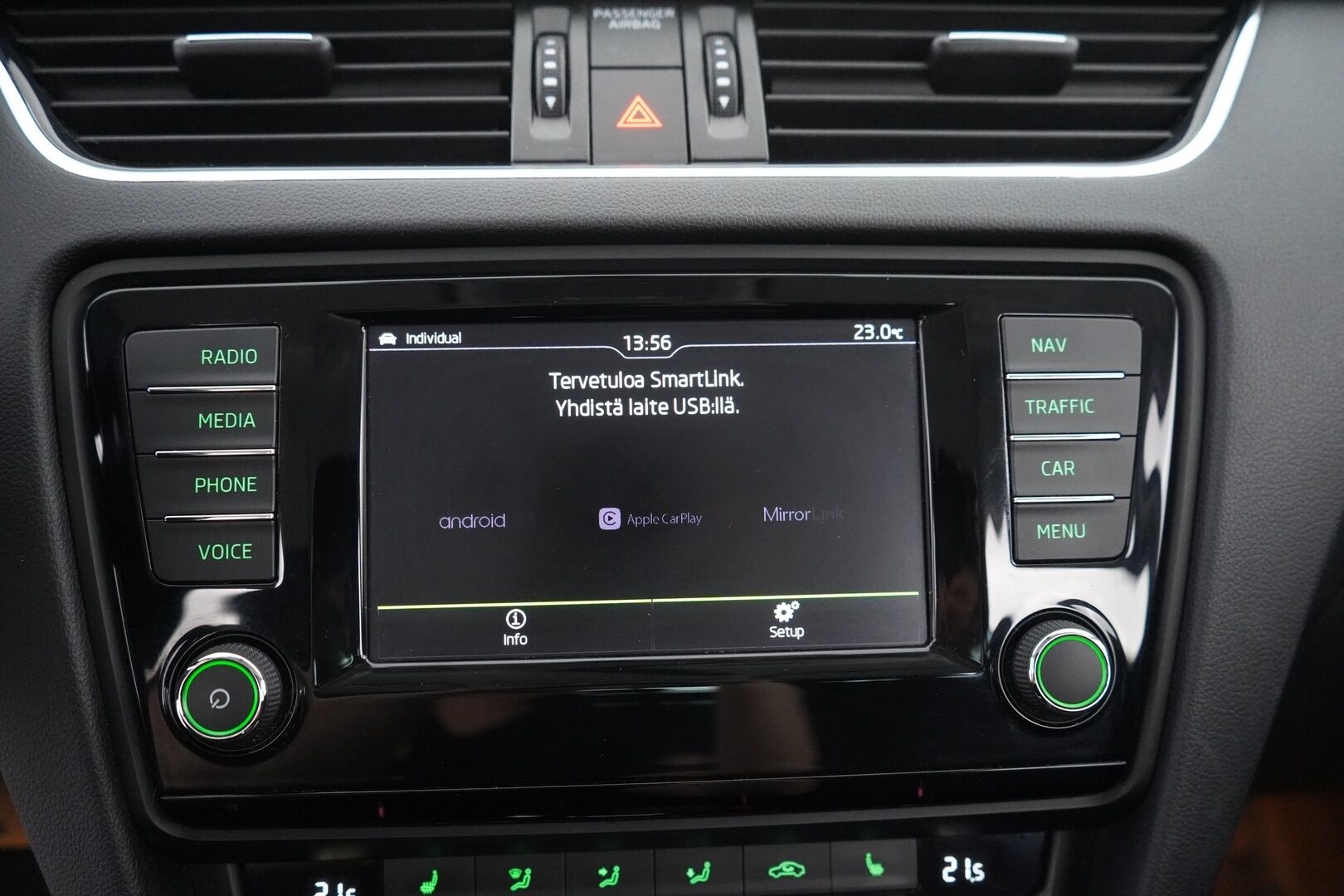 Skoda Octavia 2017 Combi 1,8 TSI 4x4 Scout DSG Autom. - | ACC | Webasto | Keyless | Koukku | Sähkökontti | Navi | Appconnect | Suomi-auto | Kahdet renkaat alumiinivanteilla | Särmä huoltohistoria |