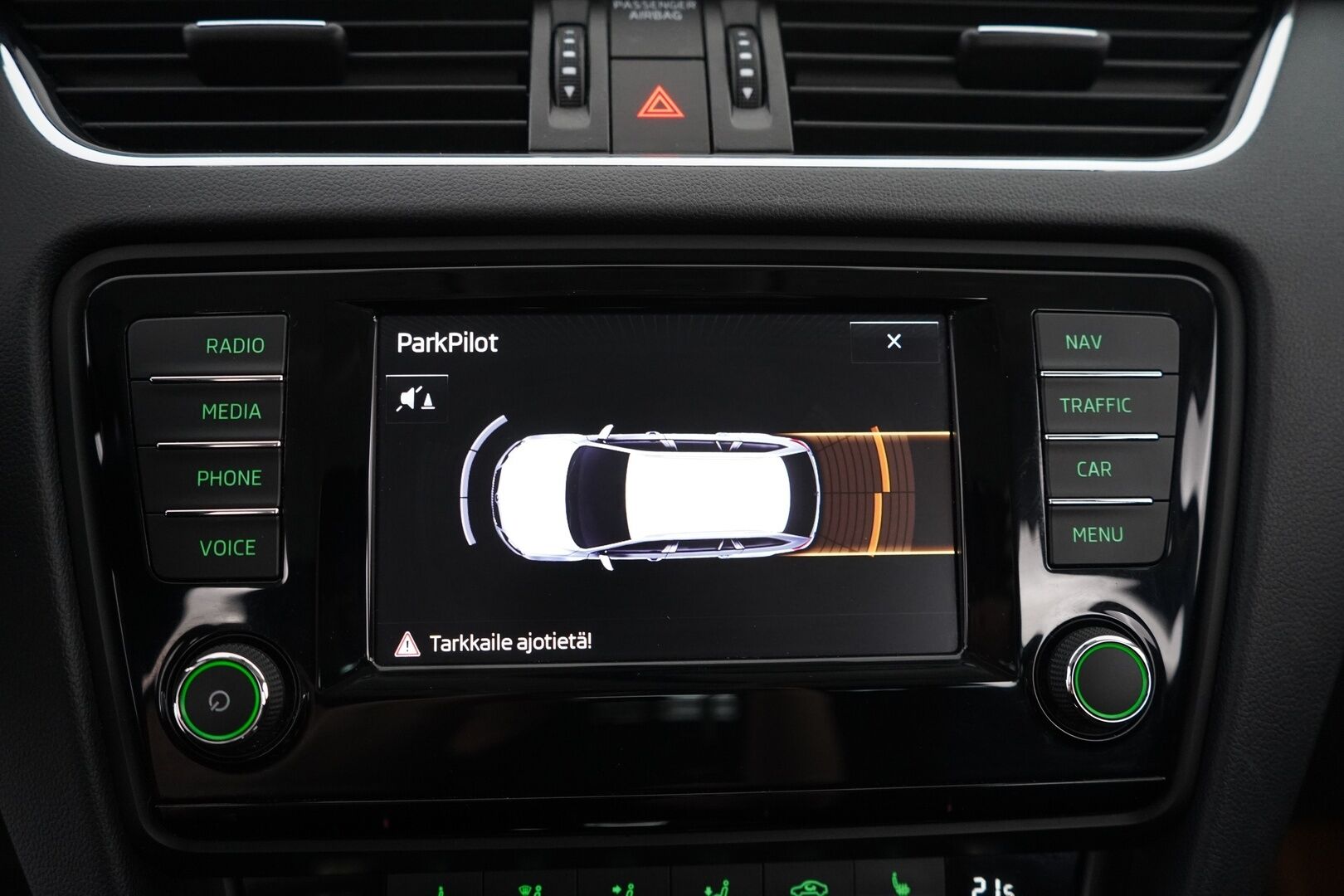 Skoda Octavia 2017 Combi 1,8 TSI 4x4 Scout DSG Autom. - | ACC | Webasto | Keyless | Koukku | Sähkökontti | Navi | Appconnect | Suomi-auto | Kahdet renkaat alumiinivanteilla | Särmä huoltohistoria |