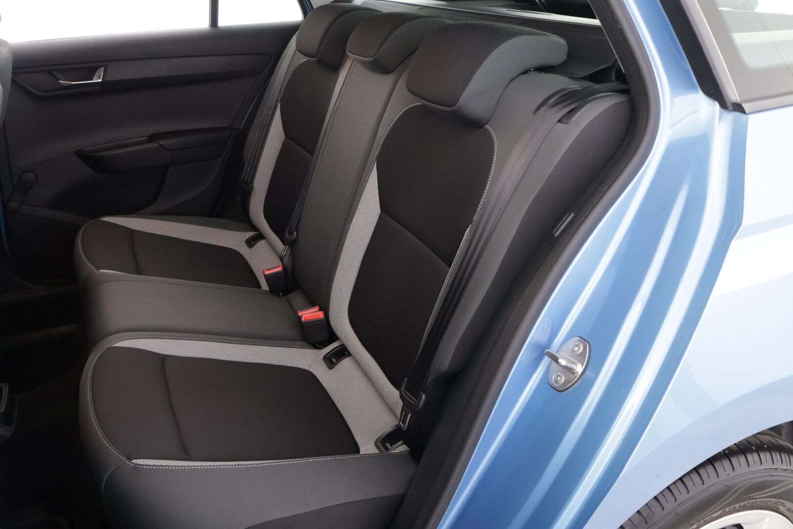Skoda Fabia 2017 *Combi 1,2 TSI 110 Ambition DSG Autom* Vakionopeudensäädin / Bluetooth / 1-omisteinen / Suomi-auto / tutkat takana* - 1-omisteinen / Suomi-auto / Kattavat huollot
