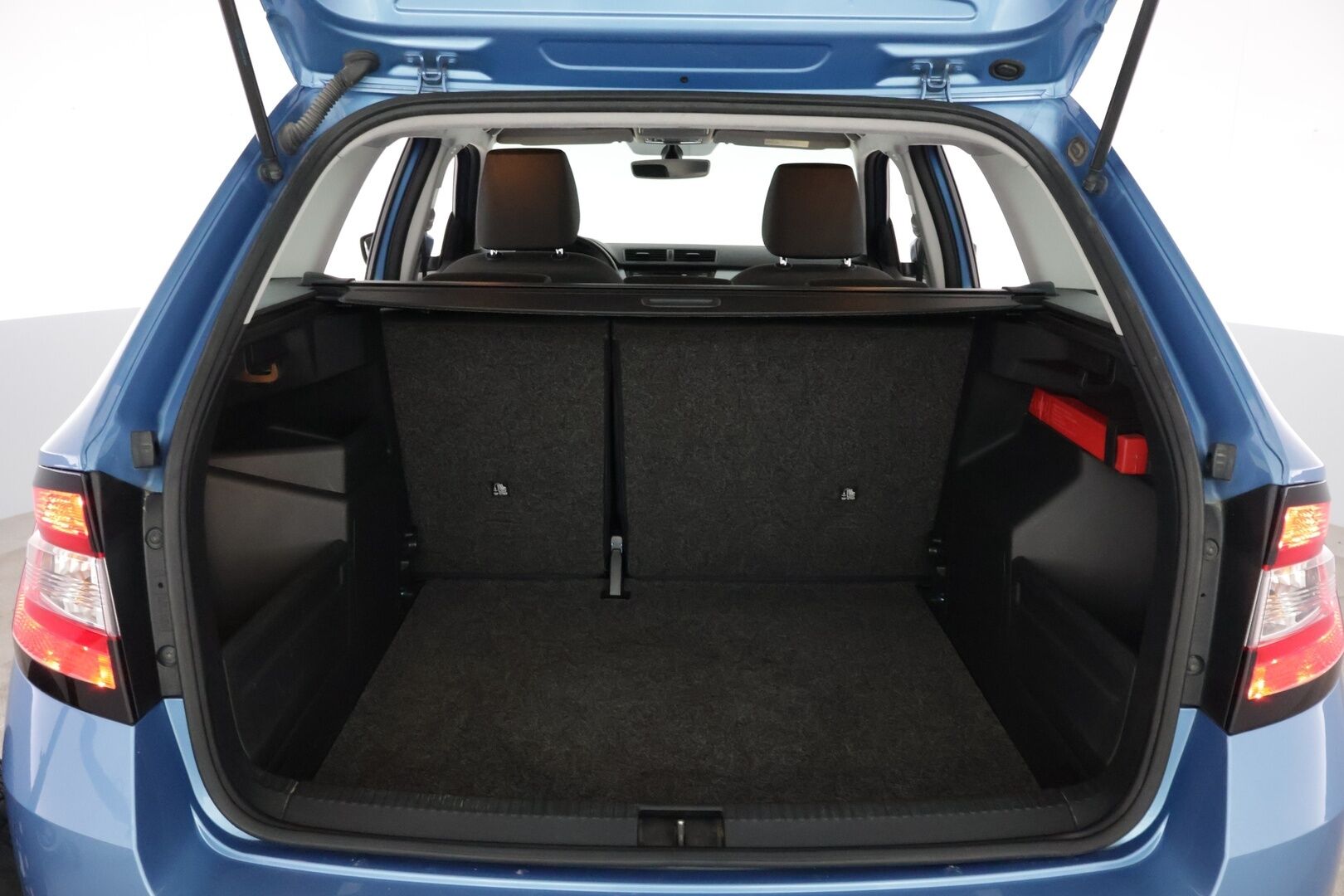 Skoda Fabia 2017 *Combi 1,2 TSI 110 Ambition DSG Autom* Vakionopeudensäädin / Bluetooth / 1-omisteinen / Suomi-auto / tutkat takana* - 1-omisteinen / Suomi-auto / Kattavat huollot