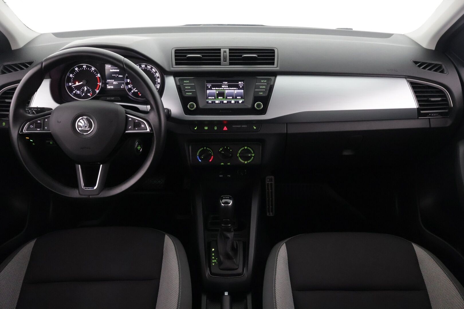 Skoda Fabia 2017 *Combi 1,2 TSI 110 Ambition DSG Autom* Vakionopeudensäädin / Bluetooth / 1-omisteinen / Suomi-auto / tutkat takana* - 1-omisteinen / Suomi-auto / Kattavat huollot