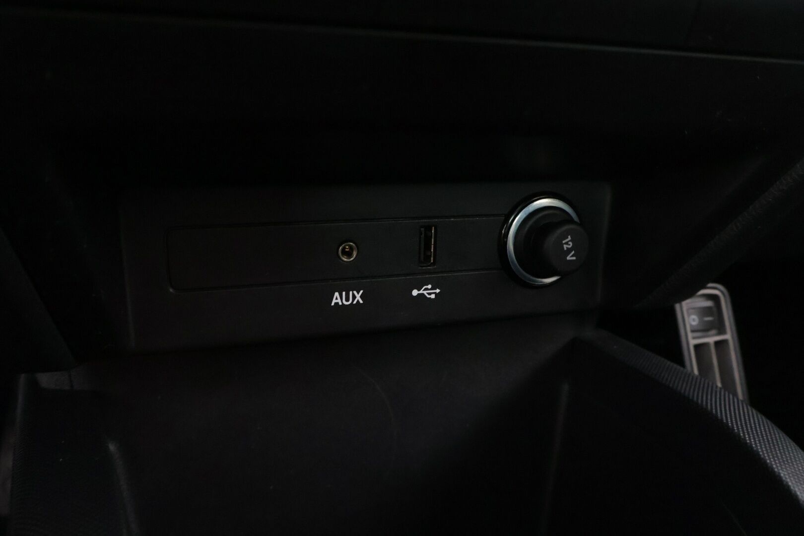 Skoda Fabia 2017 *Combi 1,2 TSI 110 Ambition DSG Autom* Vakionopeudensäädin / Bluetooth / 1-omisteinen / Suomi-auto / tutkat takana* - 1-omisteinen / Suomi-auto / Kattavat huollot