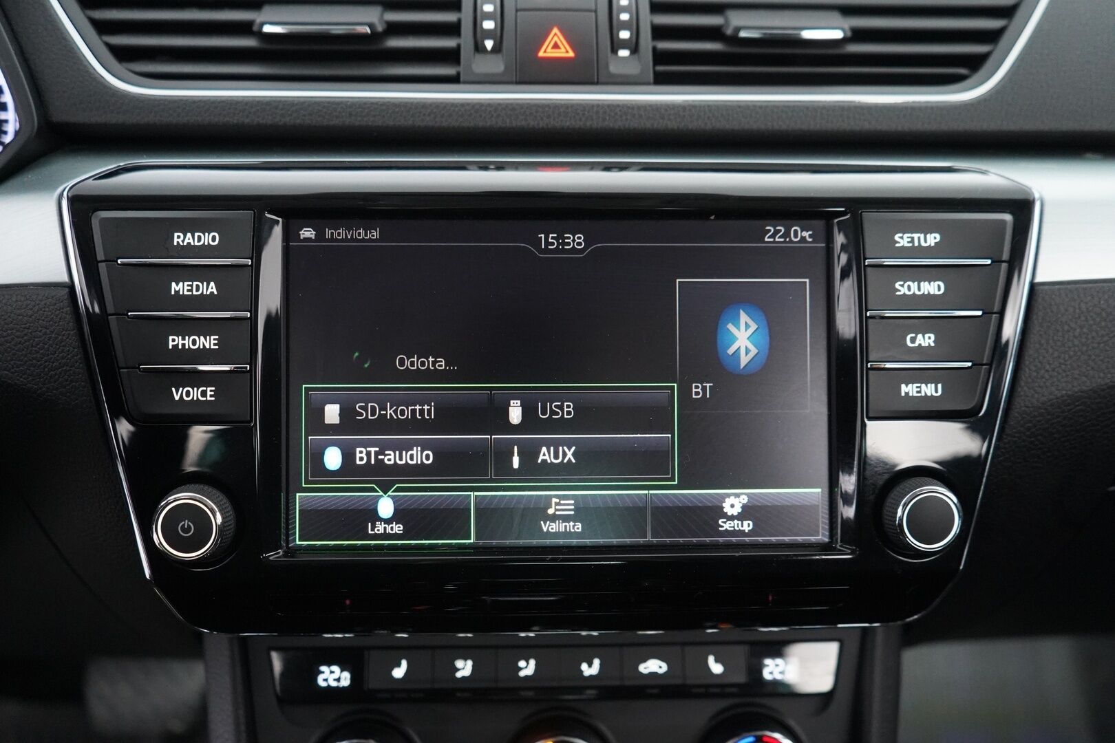 Skoda Superb 2017 MYYDÄÄN HUUTOKAUPAT.COM - Suomi-auto | Tutkat | Vakkari | Xenon | KeylessGo | Kahdet renkaat aluvantein