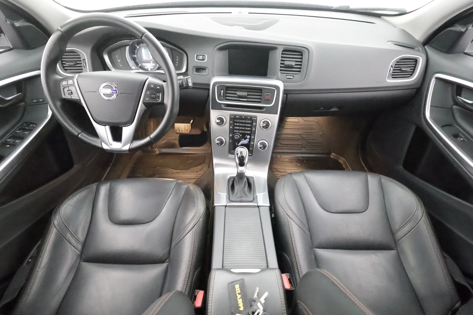 Volvo V60 Cross Country 2017 D4 Summum aut - 1.Om Suomi-auto | * ACC | Webasto | Koukku | H&K | Muistipenkki | Aktiiv.Xenon | NAVI | Nahat | Keyless | Kaistavahti