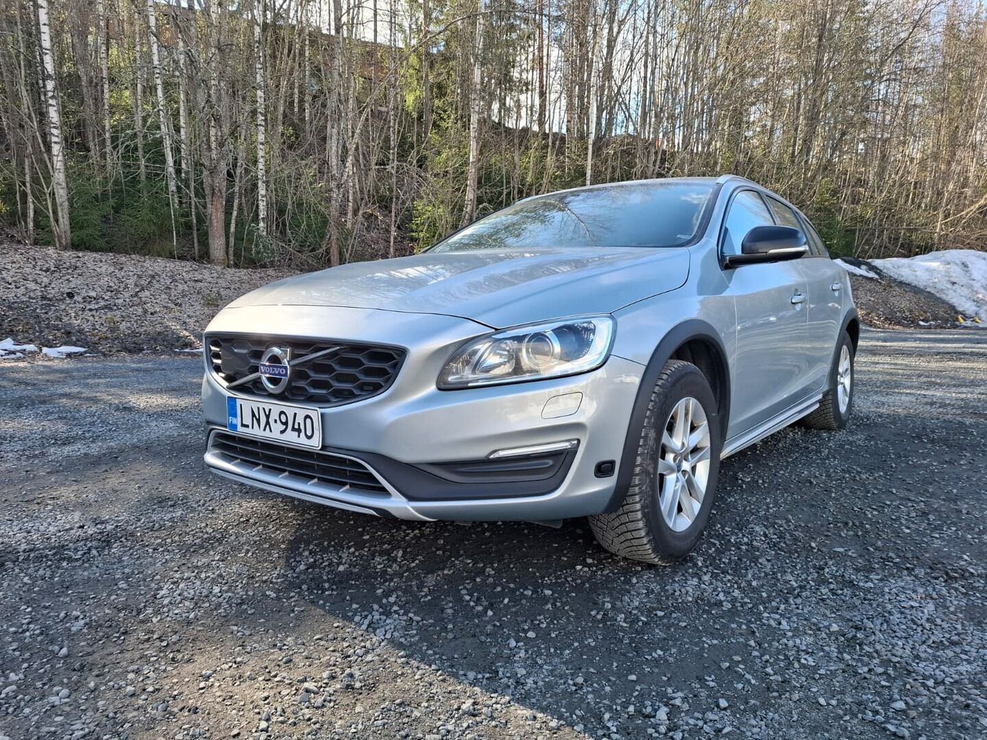 Volvo V60 Cross Country 2017 D4 Summum aut * ACC / Webasto / Koukku / H&K / Muistipenkki / Aktiiv.Xenon / Navi / Nahat / Keyless / Kaistavahti * - 1.Om Suomi-auto / Kahdet renkaat aluvanteilla / Merkkihuollettu / Huippusiisti - HULLUT AVAJAISHULINAT KORKOTARJOUS 3,29 %