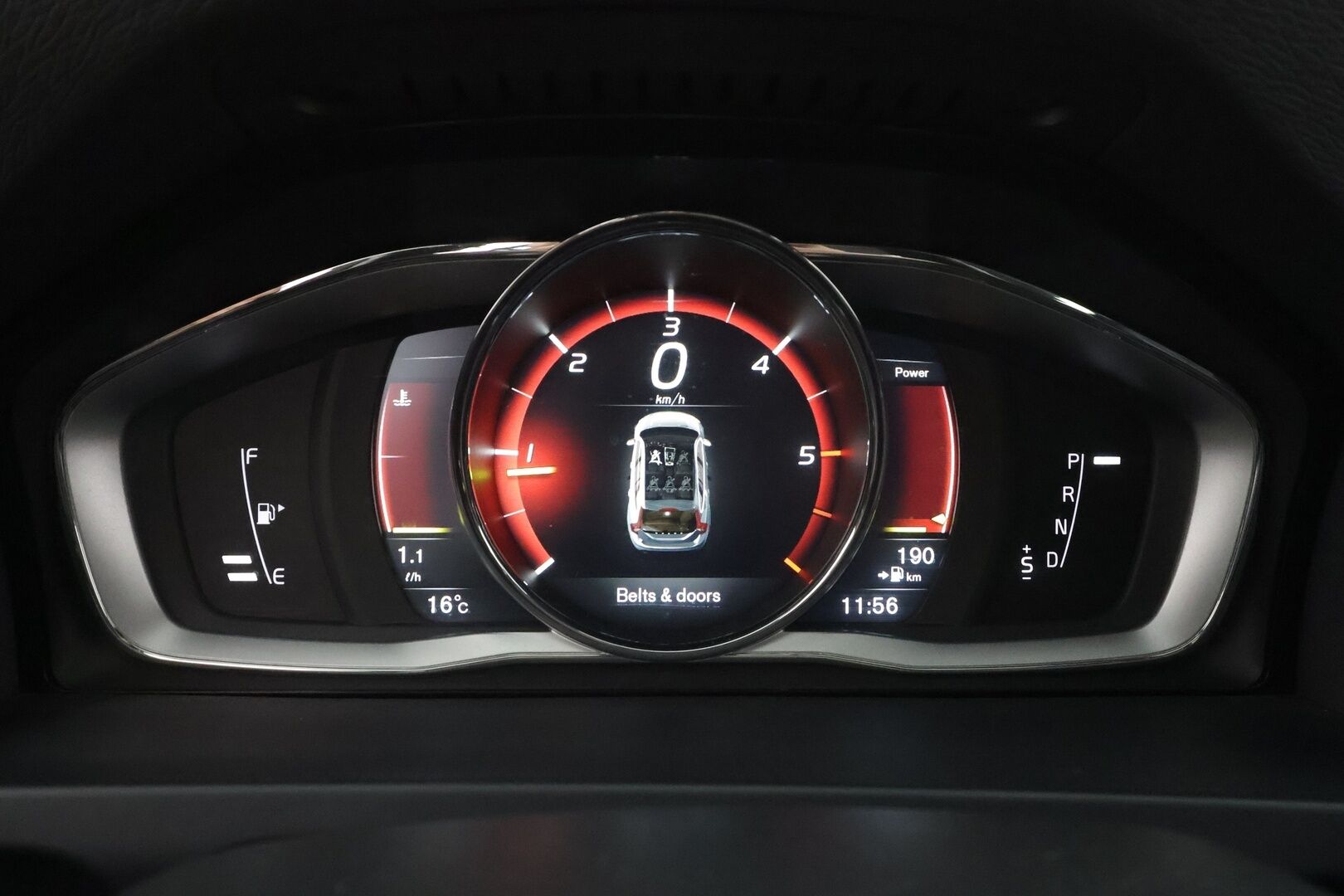 Volvo V60 Cross Country 2017 D4 Summum aut - 1.Om Suomi-auto | * ACC | Webasto | Koukku | H&K | Muistipenkki | Aktiiv.Xenon | NAVI | Nahat | Keyless | Kaistavahti