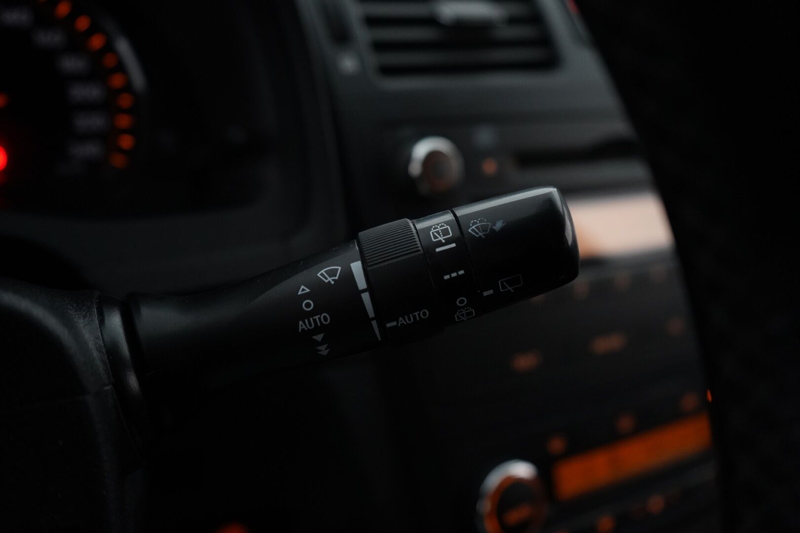 Toyota Avensis 2009 YritysOutlet - Myydään vain yrityksille - Kahdet renkaat / Särmä huoltohistoria / Kattavat varusteet