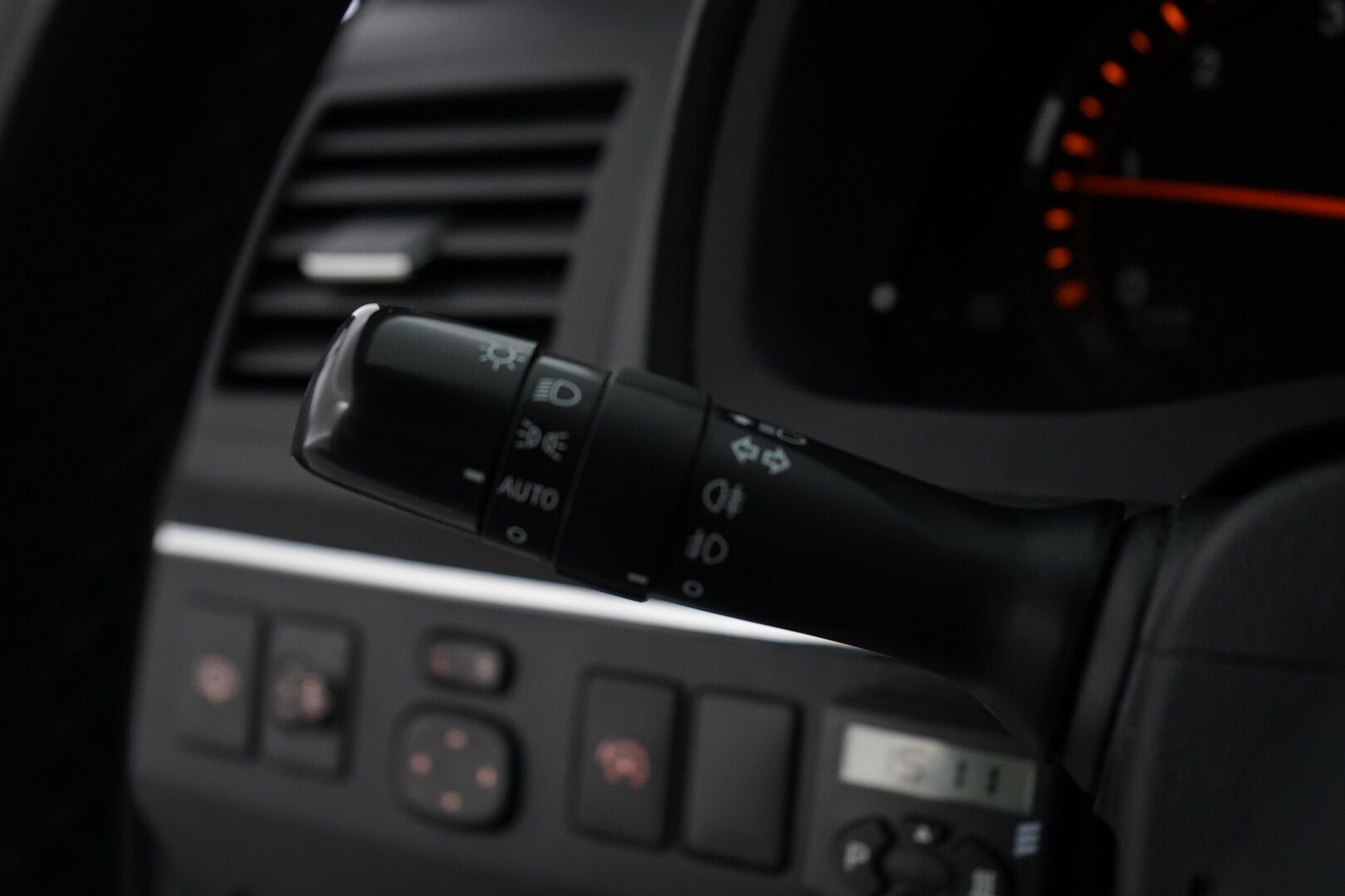 Toyota Avensis 2009 YritysOutlet - Myydään vain yrityksille - Kahdet renkaat / Särmä huoltohistoria / Kattavat varusteet