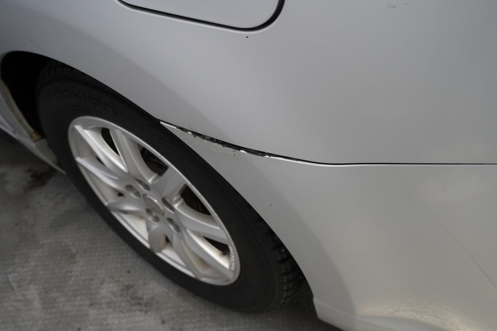 Toyota Avensis 2009 YritysOutlet - Myydään vain yrityksille - Kahdet renkaat / Särmä huoltohistoria / Kattavat varusteet