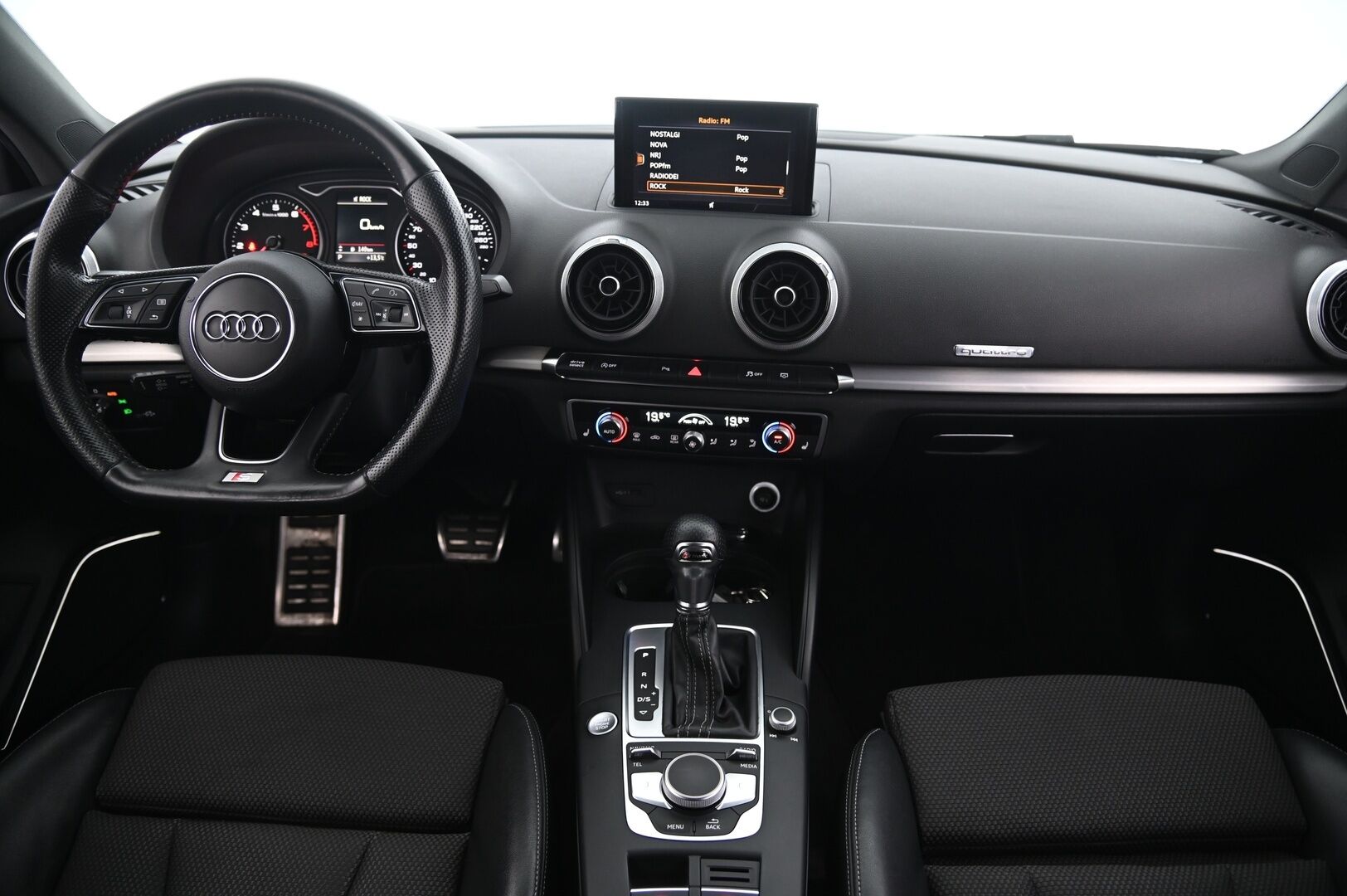 Audi A3 2018 Sedan Business Sport 2,0 TFSI 140 kW quattro S tronic *Webasto / Hierova penkki / ACC / Bang&olufsen* - *2x renkaat&vanteet*