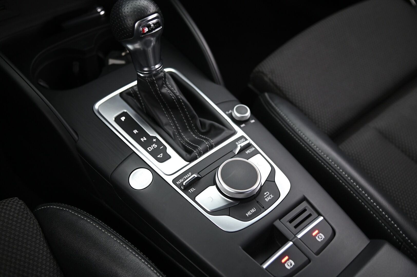 Audi A3 2018 Sedan Business Sport 2,0 TFSI 140 kW quattro S tronic *Webasto / Hierova penkki / ACC / Bang&olufsen* - *2x renkaat&vanteet*