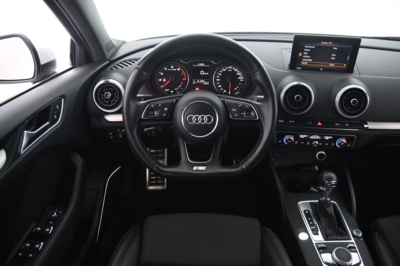 Audi A3 2018 Sedan Business Sport 2,0 TFSI 140 kW quattro S tronic *Webasto / Hierova penkki / ACC / Bang&olufsen* - *2x renkaat&vanteet*
