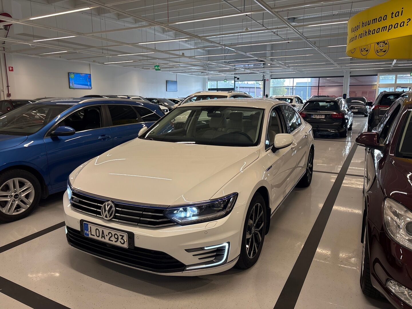 Volkswagen Passat 2017 Sedan GTE Plug-In Hybrid 160 kW (218 hv) DSG-automaatti - | ACC | 360° Kamera | Webasto | Hierova & Muistipenkki | Ambient Light | Navi | Apple&Android | Sähköinen Takaluukku | Suomi-auto | Kahdet Renkaat