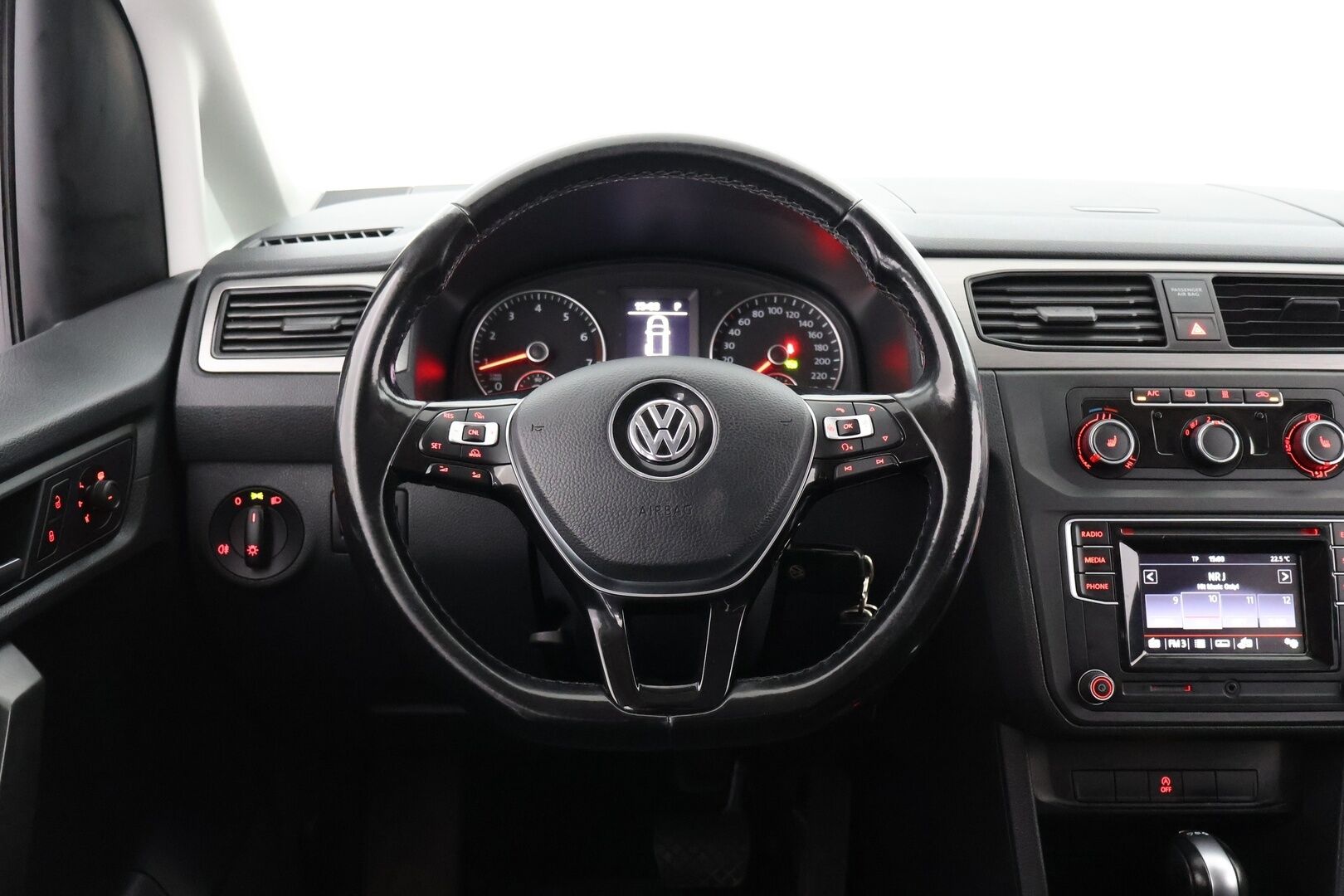 Volkswagen Caddy Maxi 2018 Trendline Family 1,4 TSI 92kW DSG bens. 7-p - Suomi-Auto | Vakkari | Webasto | P. Tutka | Koukku / 7-paikkainen 