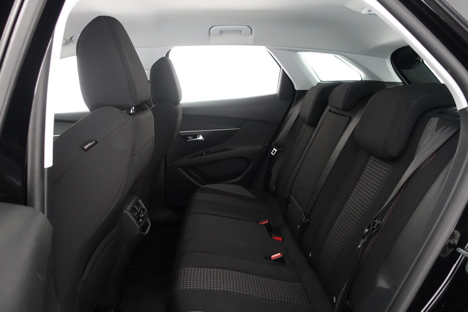 Peugeot 3008 2017 Active PureTech 130 Automaatti | Myydään huutokaupat.com | - Juuri Katsastettu! / Digimittaristo / P.kamera / Bluetooth / Suomi-auto / Isofix-valmius
