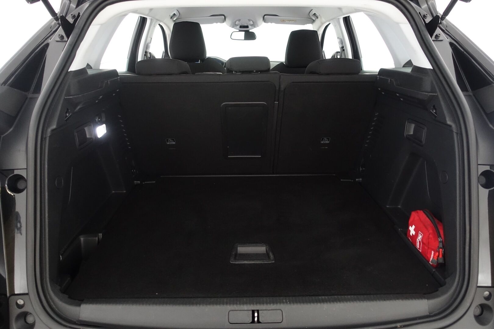 Peugeot 3008 2017 Active PureTech 130 Automaatti | Myydään huutokaupat.com | - Juuri Katsastettu! / Digimittaristo / P.kamera / Bluetooth / Suomi-auto / Isofix-valmius