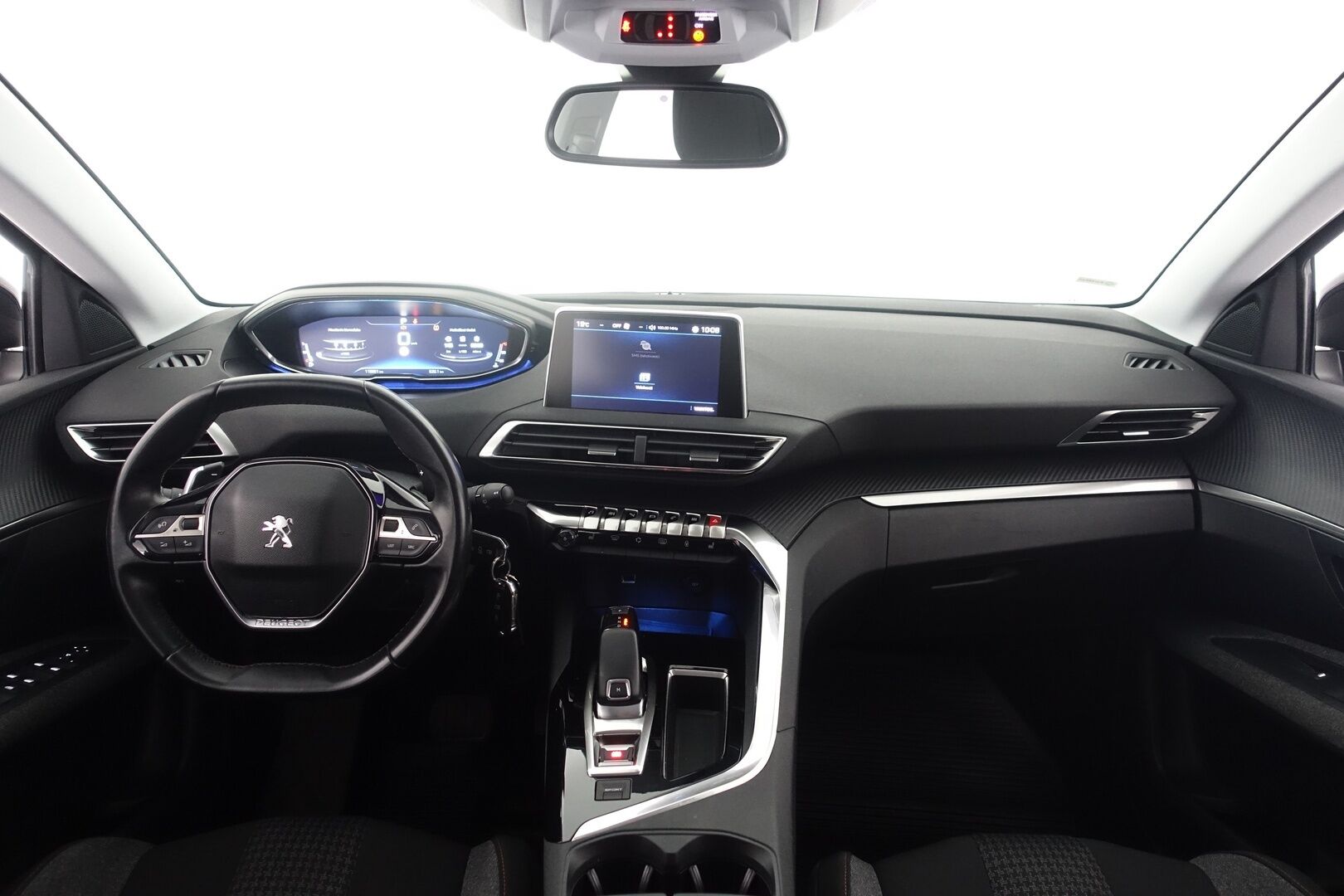 Peugeot 3008 2017 Active PureTech 130 Automaatti | Myydään huutokaupat.com | - Juuri Katsastettu! / Digimittaristo / P.kamera / Bluetooth / Suomi-auto / Isofix-valmius
