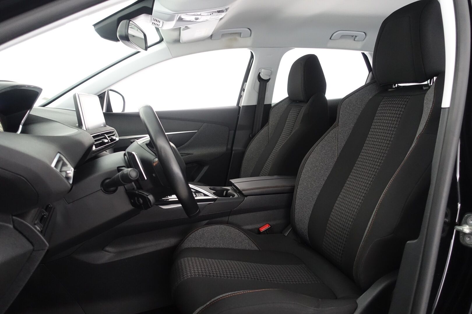Peugeot 3008 2017 Active PureTech 130 Automaatti | Myydään huutokaupat.com | - Juuri Katsastettu! / Digimittaristo / P.kamera / Bluetooth / Suomi-auto / Isofix-valmius