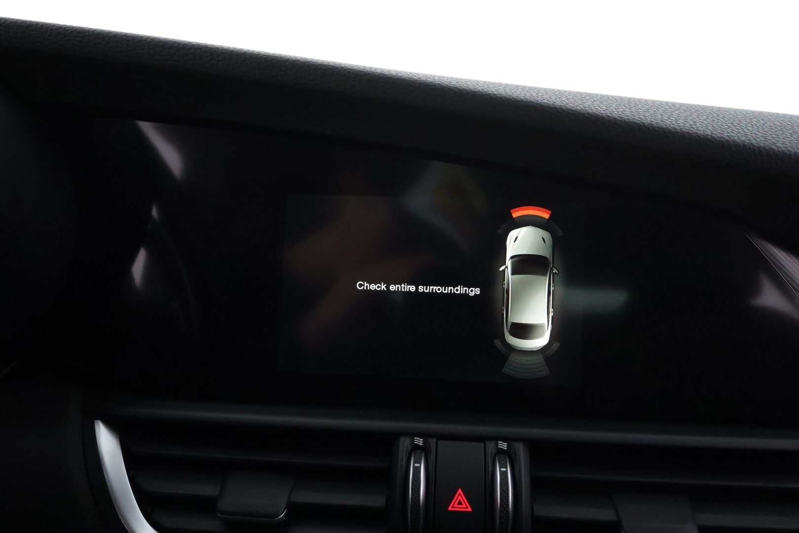 Alfa Romeo Giulia 2018 2,0 Bensiini 280hp AT8 AWD Veloce *Vakkari / Muistipenkki / Kaistavahti / Nahkaverhoilu /  Keyless / Lohkolämmitin * - Suomi-auto / Kahdet renkaat vanteilla - HULLUT VÄLIPÄIVÄT KORKOTARJOUS 2,49%