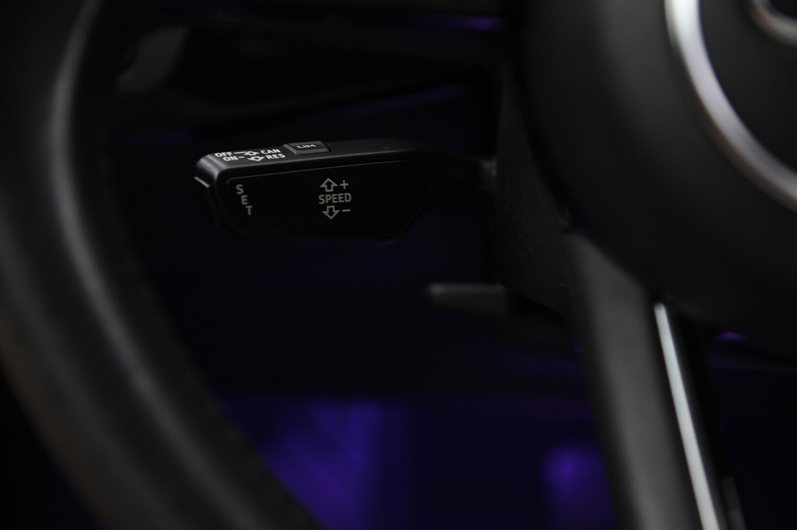 Audi A4 2017 Sedan Pro Business Sport 1,4 TFSI 110 kW S tronic *Suomi-auto / Tutkat / Sporttipenkit* - *2x renkaat / Lohko / Hyvät varusteet*