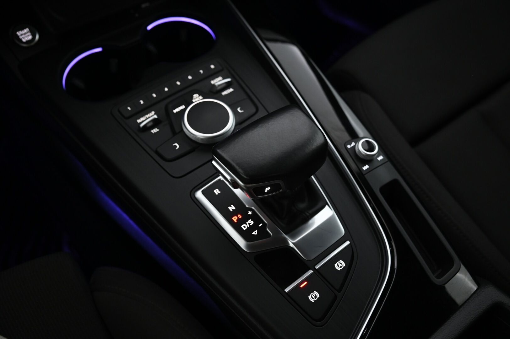 Audi A4 2017 Sedan Pro Business Sport 1,4 TFSI 110 kW S tronic *Suomi-auto / Tutkat / Sporttipenkit* - *2x renkaat / Lohko / Hyvät varusteet*