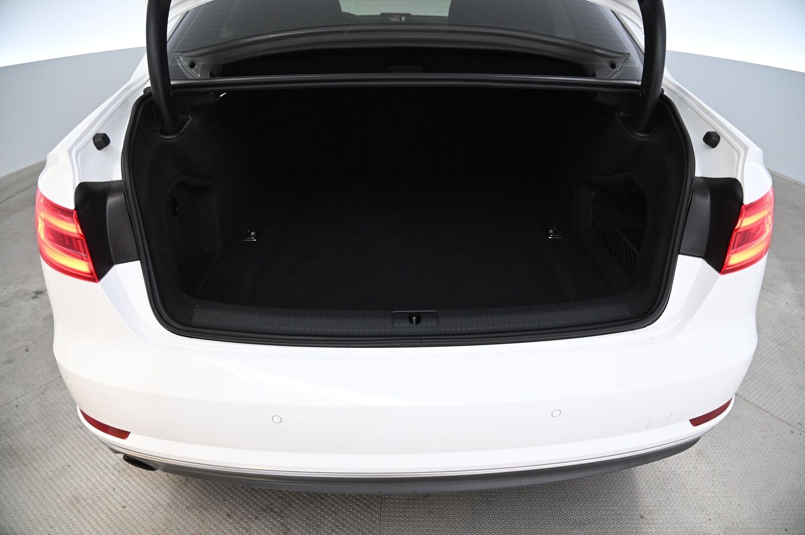 Audi A4 2017 Sedan Pro Business Sport 1,4 TFSI 110 kW S tronic *Suomi-auto / Tutkat / Sporttipenkit* - *2x renkaat / Lohko / Hyvät varusteet*