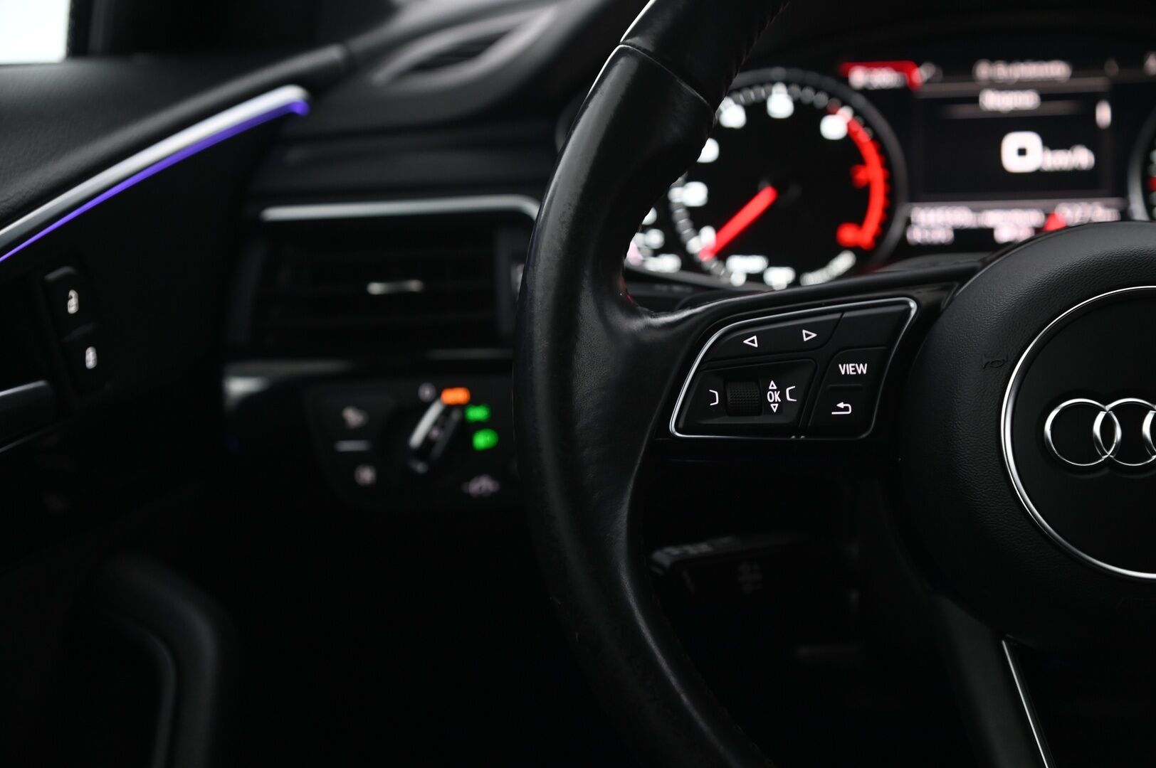 Audi A4 2017 Sedan Pro Business Sport 1,4 TFSI 110 kW S tronic *Suomi-auto / Tutkat / Sporttipenkit* - *2x renkaat / Lohko / Hyvät varusteet*