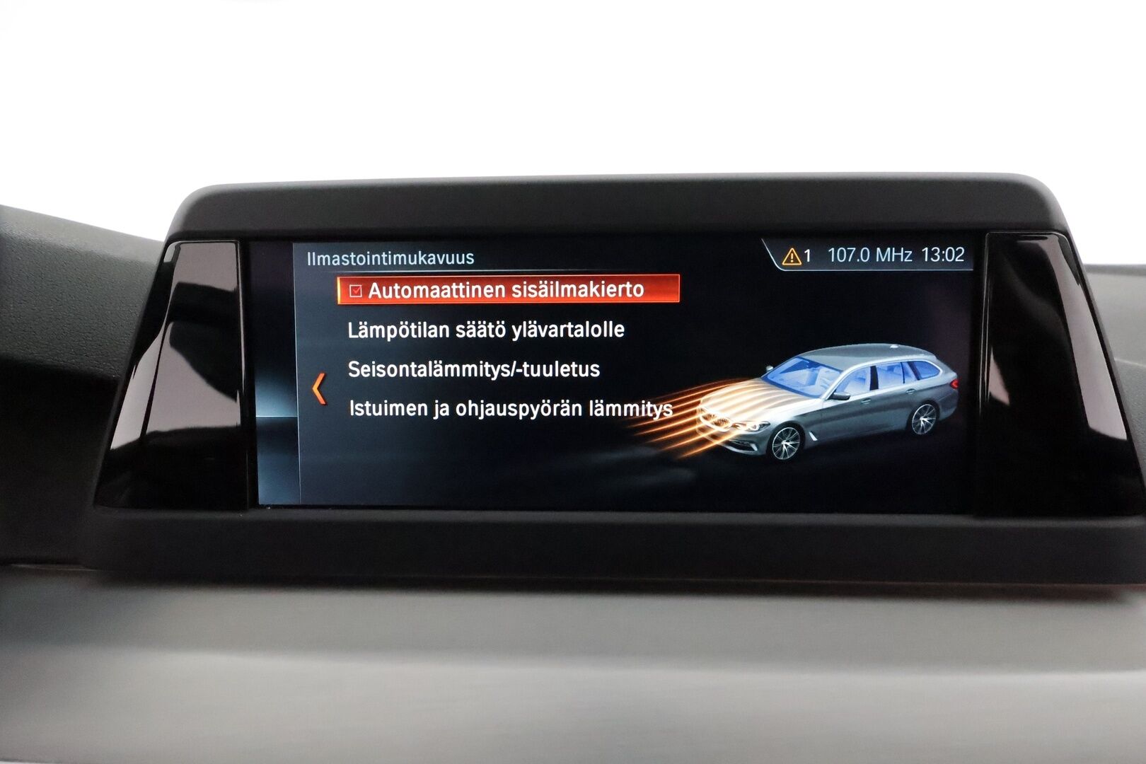 BMW 520 2018 G31 Touring 520d A Business Sport *Webasto / Kamera / LED / Koukku / Digimittaristo* - Suomi-auto / Kahdet renkaat aluvanteilla / Seuraava huolto 30tkm tai 05/2026