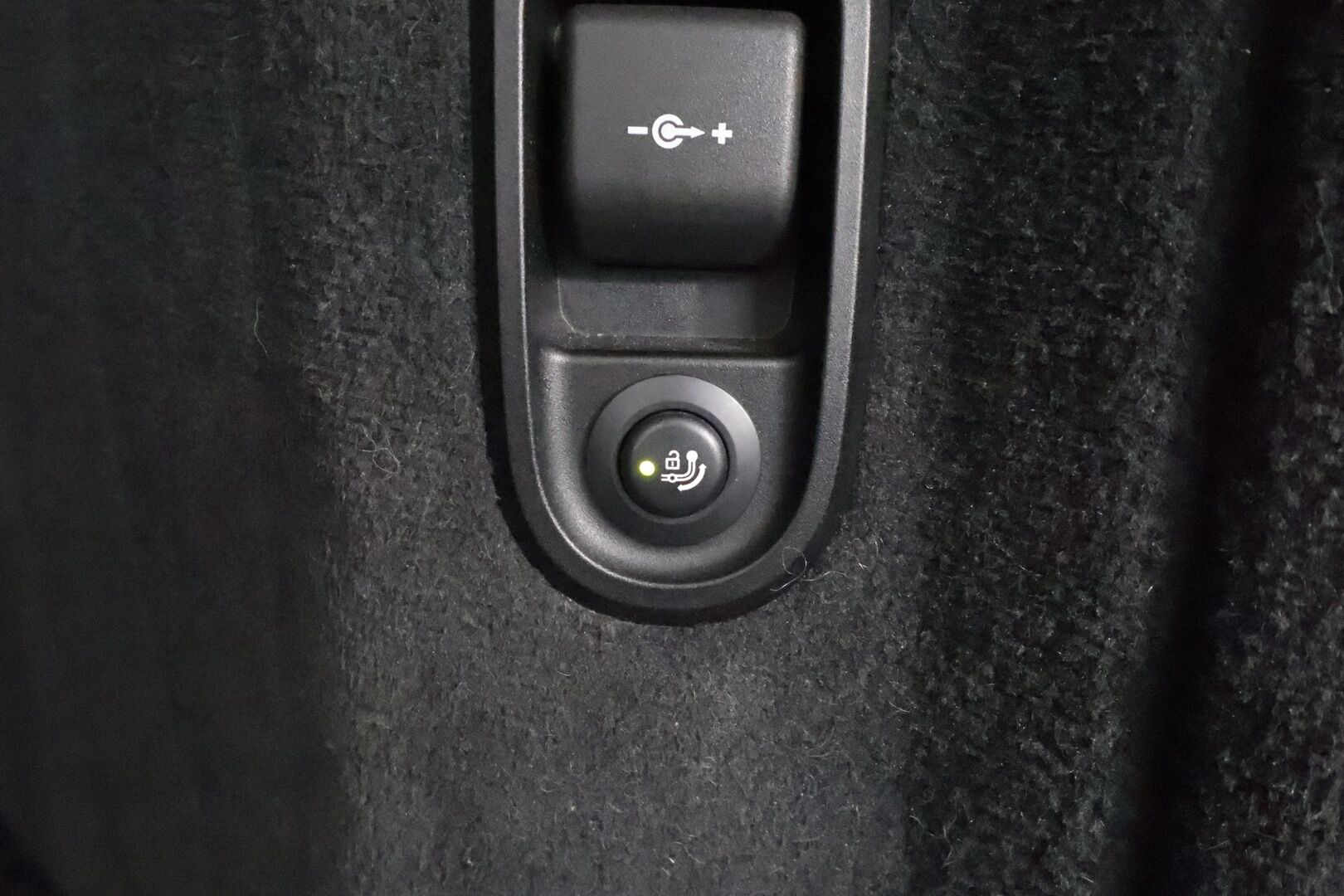 BMW 520 2018 G31 Touring 520d A Business Sport *Webasto / Kamera / LED / Koukku / Digimittaristo* - Suomi-auto / Kahdet renkaat aluvanteilla / Seuraava huolto 30tkm tai 05/2026