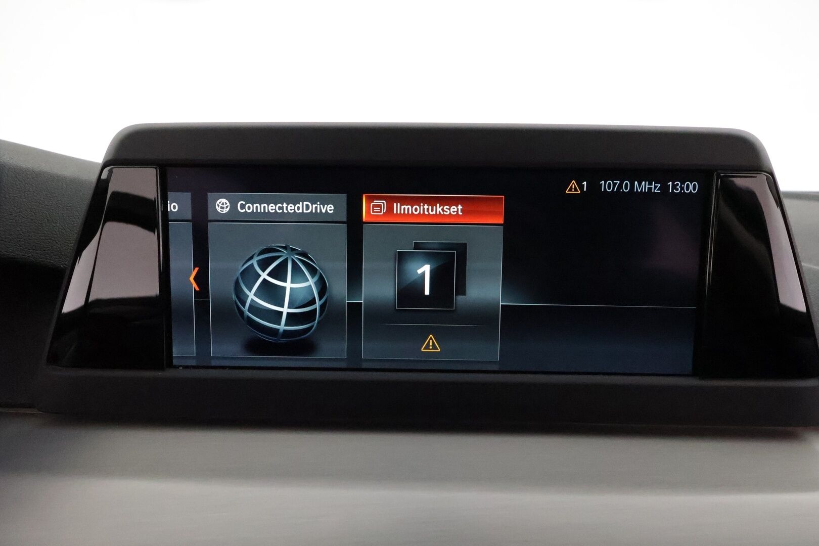 BMW 520 2018 G31 Touring 520d A Business Sport *Webasto / Kamera / LED / Koukku / Digimittaristo* - Suomi-auto / Kahdet renkaat aluvanteilla / Seuraava huolto 30tkm tai 05/2026