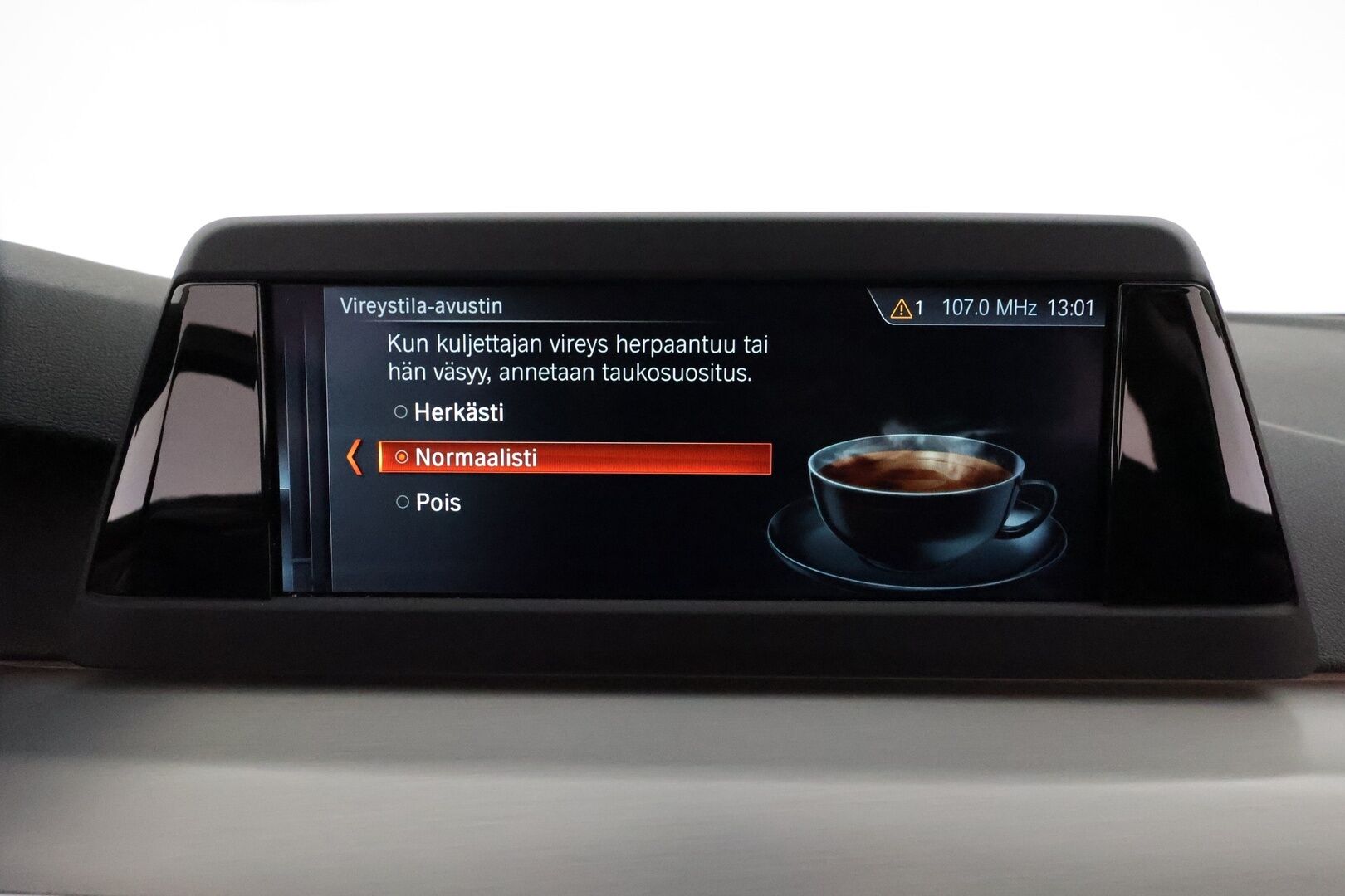 BMW 520 2018 G31 Touring 520d A Business Sport *Webasto / Kamera / LED / Koukku / Digimittaristo* - Suomi-auto / Kahdet renkaat aluvanteilla / Seuraava huolto 30tkm tai 05/2026