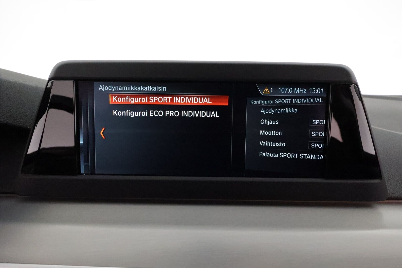 BMW 520 2018 G31 Touring 520d A Business Sport *Webasto / Kamera / LED / Koukku / Digimittaristo* - Suomi-auto / Kahdet renkaat aluvanteilla / Seuraava huolto 30tkm tai 05/2026