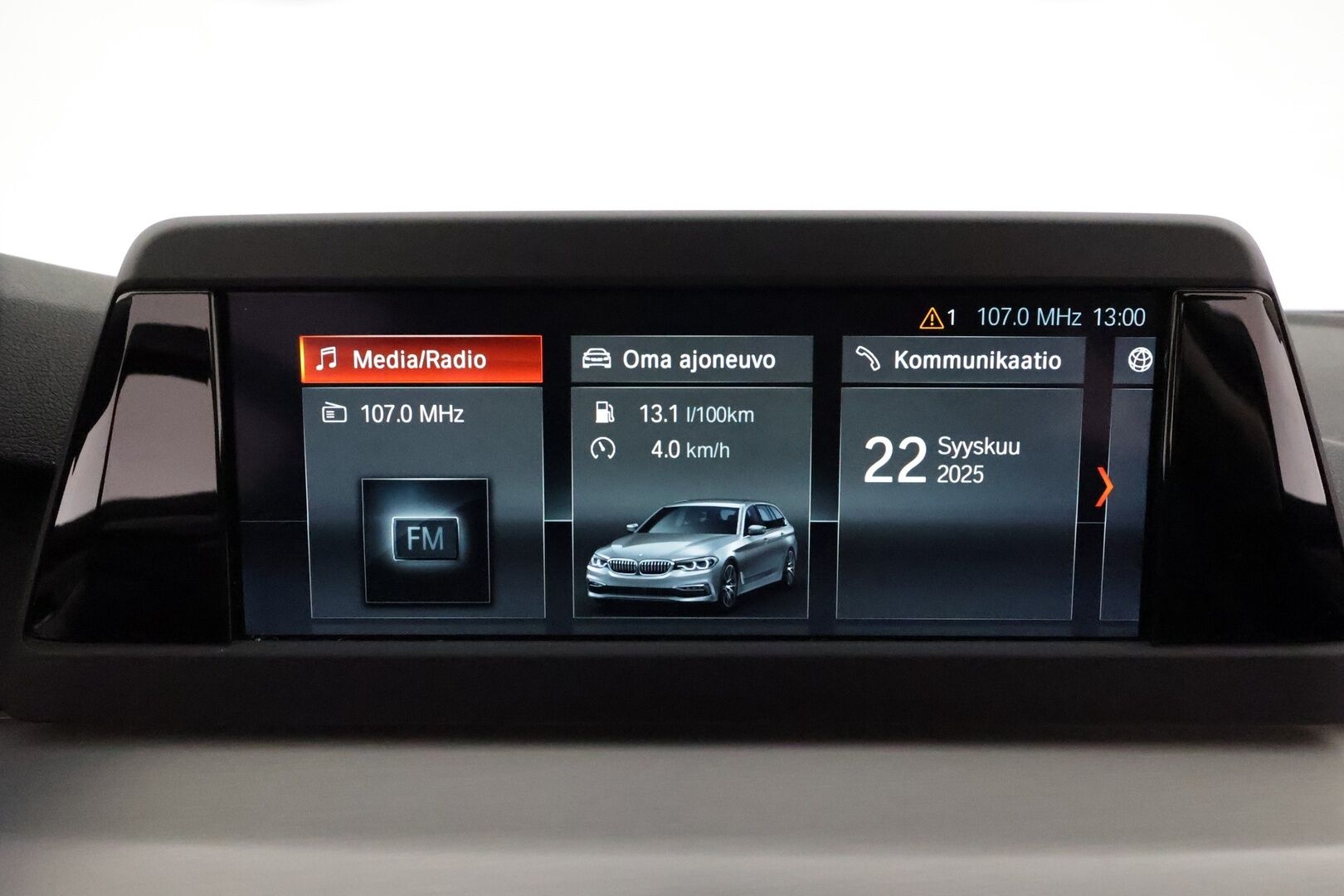 BMW 520 2018 G31 Touring 520d A Business Sport *Webasto / Kamera / LED / Koukku / Digimittaristo* - Suomi-auto / Kahdet renkaat aluvanteilla / Seuraava huolto 30tkm tai 05/2026