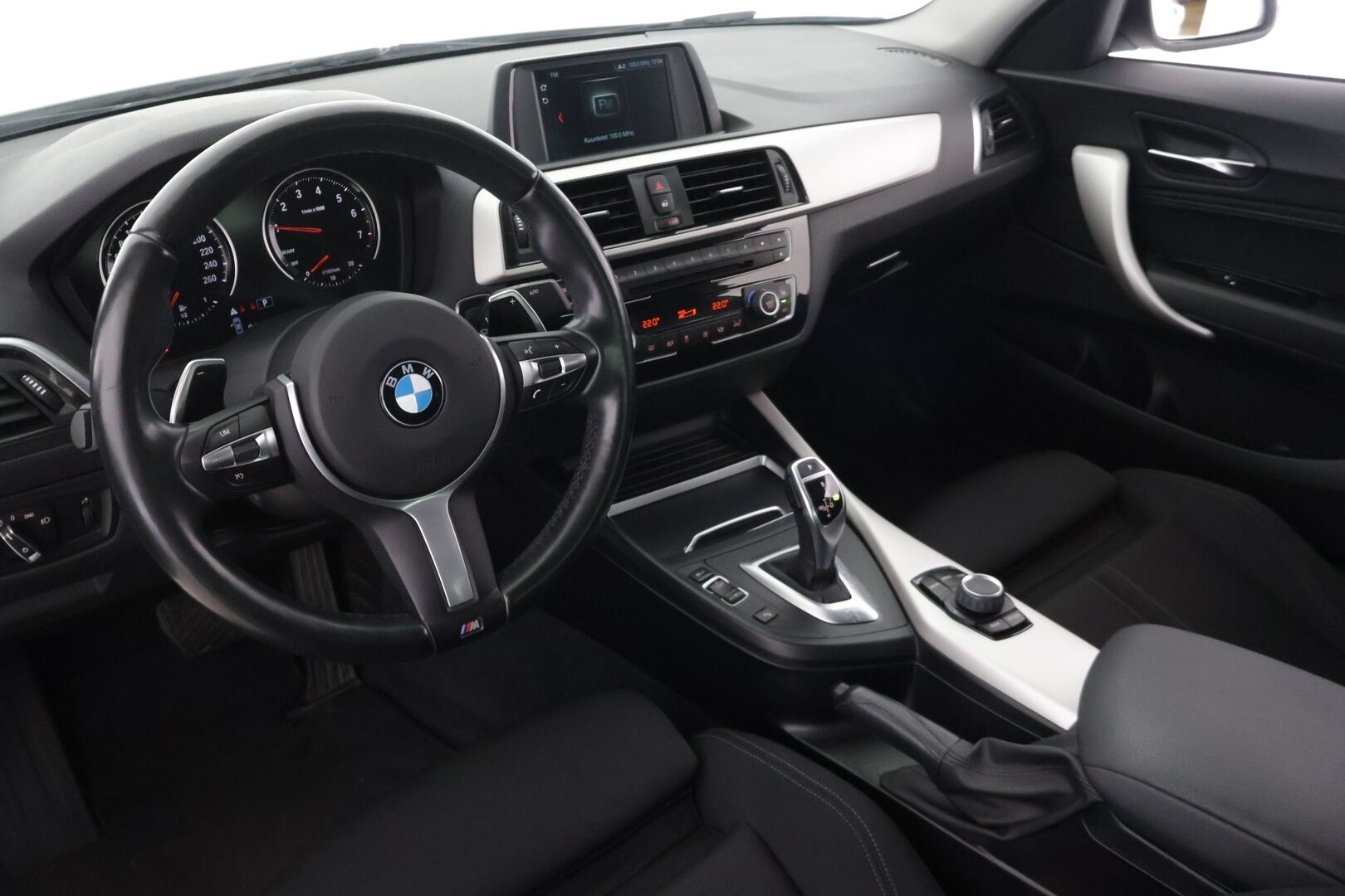 BMW 220 2018 F22 LCI Coupe 220i A Business / 2-om. Suomi-auto / Tutkat / Vakkari / Lohko / LED-valot / Bluetooth / Aut. Ilmastointi - 2x Aluvanteet / Hyvä huoltohistoria / Uudenveroiset Pirellin nastat! - HULLU BLACKWEEK KORKOTARJOUS 2,49%