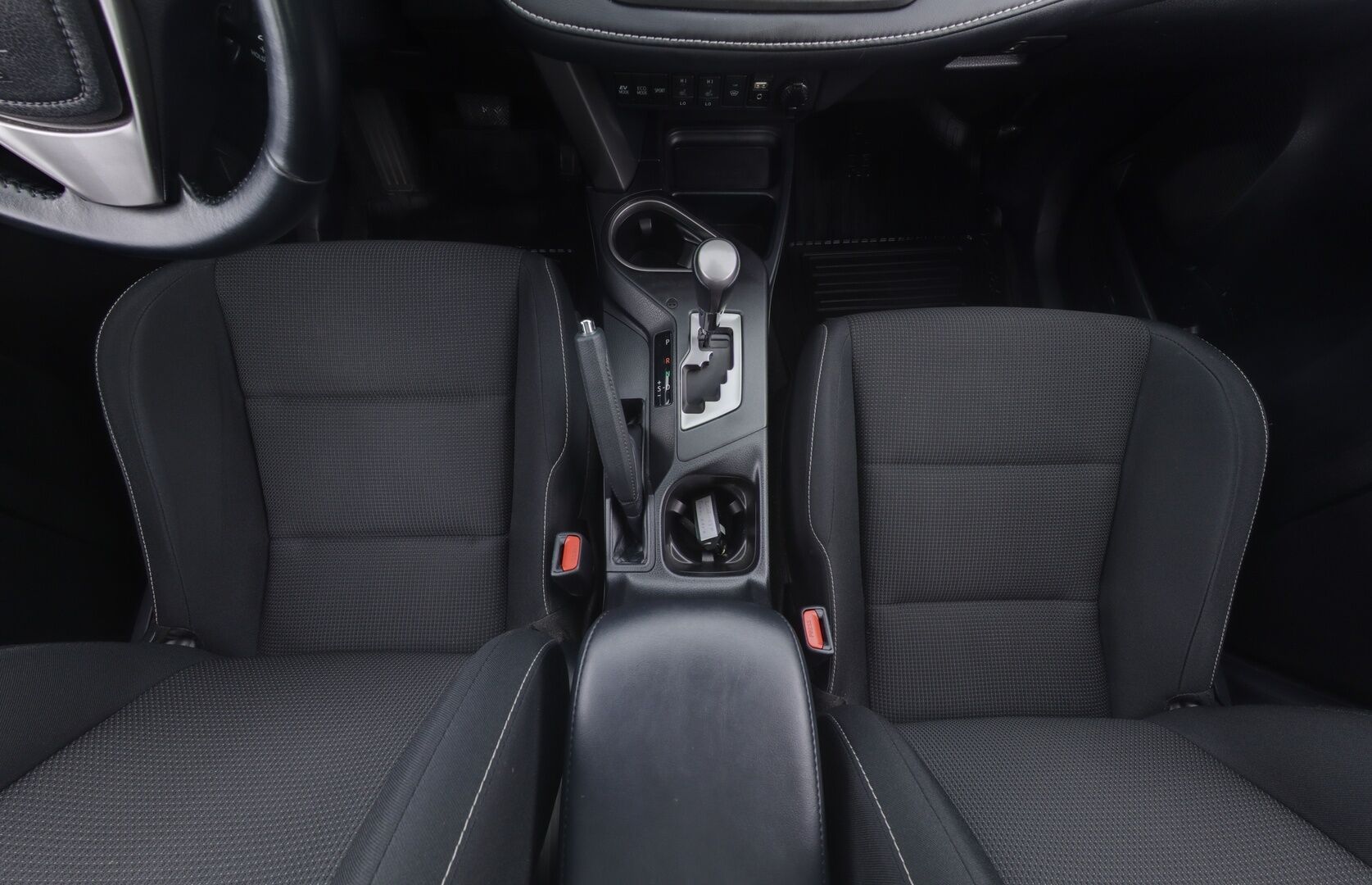 Toyota RAV4 2017 2,5 Hybrid FWD Hybrid Edition - | ACC | P-Kamera | Lämm.Tuulilasi | Sähköluukku | Navi | Keyless | Kahdet renkaat alumiinivanteilla | - KORKO VAIN 3,99 %