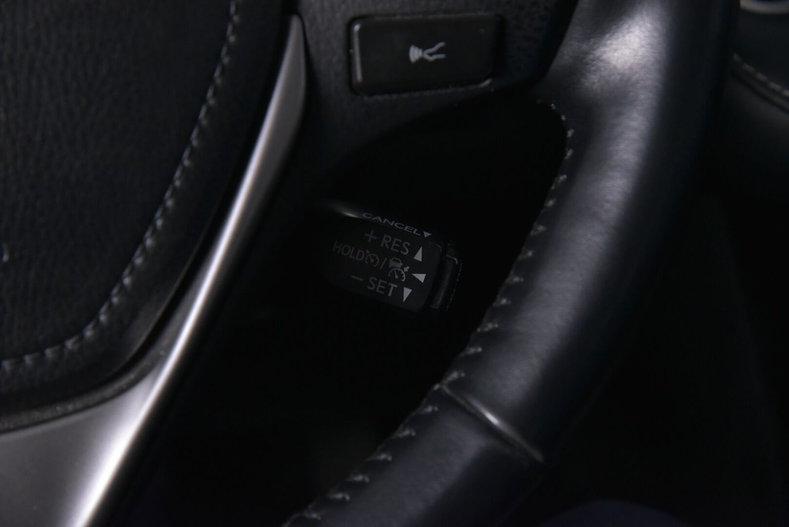 Toyota RAV4 2017 2,5 Hybrid FWD Hybrid Edition - | ACC | P-Kamera | Lämm.Tuulilasi | Sähköluukku | Navi | Keyless | Kahdet renkaat alumiinivanteilla | - KORKO VAIN 3,99 %