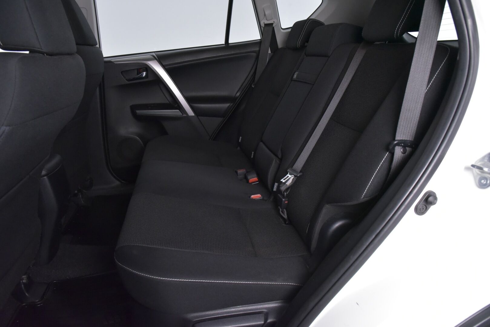 Toyota RAV4 2017 2,5 Hybrid FWD Hybrid Edition - | ACC | P-Kamera | Lämm.Tuulilasi | Sähköluukku | Navi | Keyless | Kahdet renkaat alumiinivanteilla | - KORKO VAIN 3,99 %