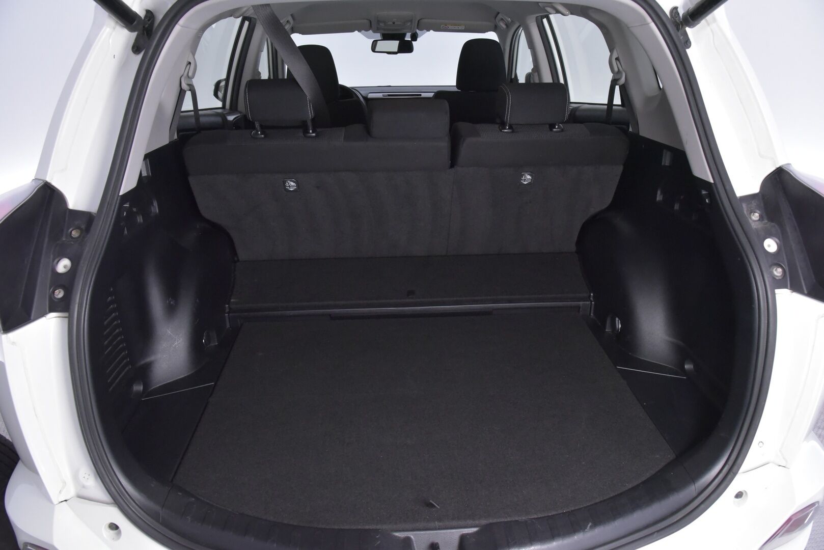 Toyota RAV4 2017 2,5 Hybrid FWD Hybrid Edition - | ACC | P-Kamera | Lämm.Tuulilasi | Sähköluukku | Navi | Keyless | Kahdet renkaat alumiinivanteilla | - KORKO VAIN 3,99 %