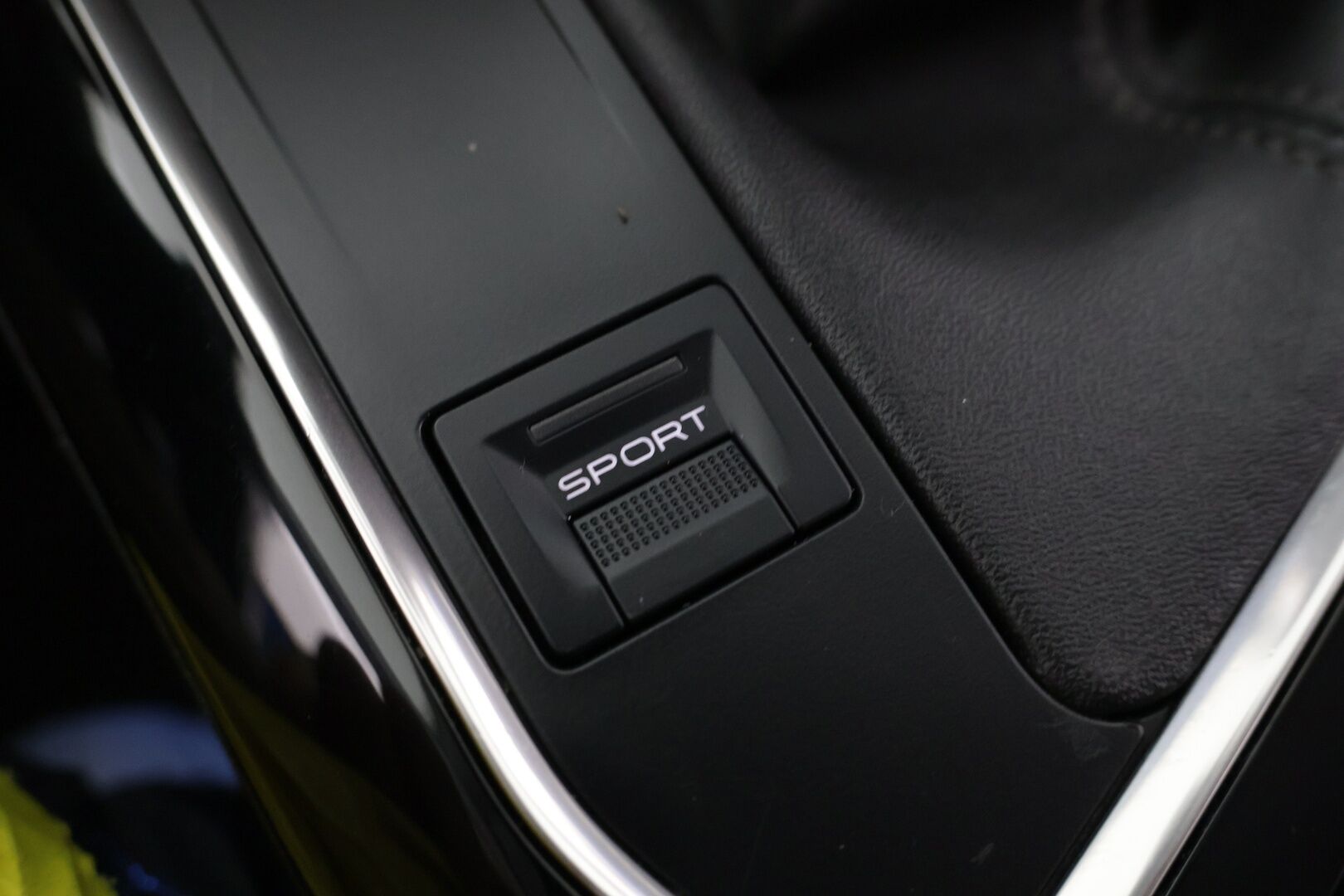 Peugeot 5008 2018 Allure PureTech 130 7-hlö - | Lohko | 180-kamera | Koukku | Vaalea osanahka | Navi |