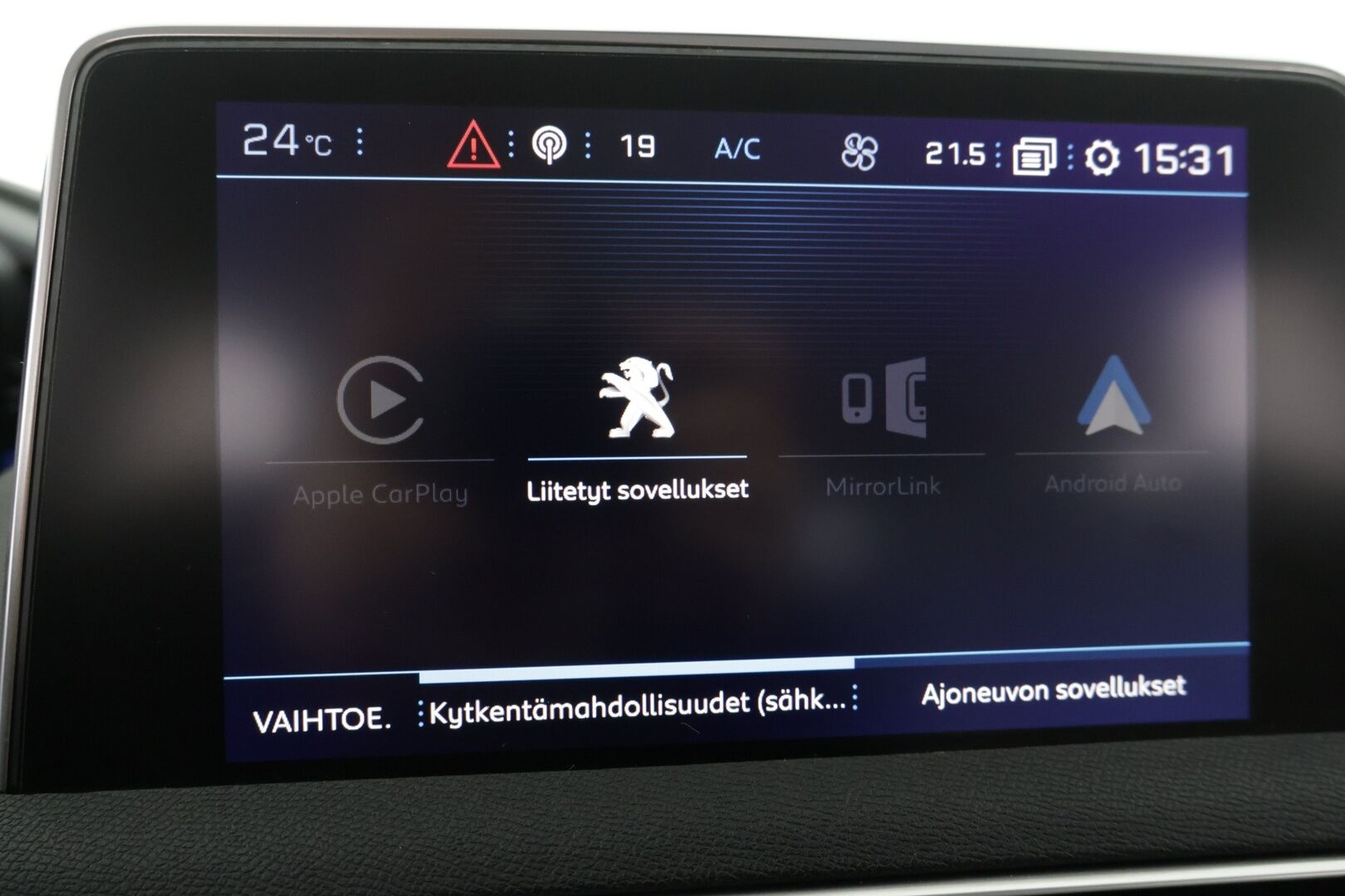 Peugeot 5008 2018 Allure PureTech 130 7-hlö - | Lohko | 180-kamera | Koukku | Vaalea osanahka | Navi |