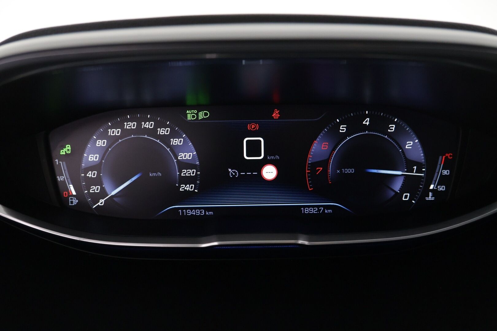 Peugeot 5008 2018 Allure PureTech 130 7-hlö - | Lohko | 180-kamera | Koukku | Vaalea osanahka | Navi |
