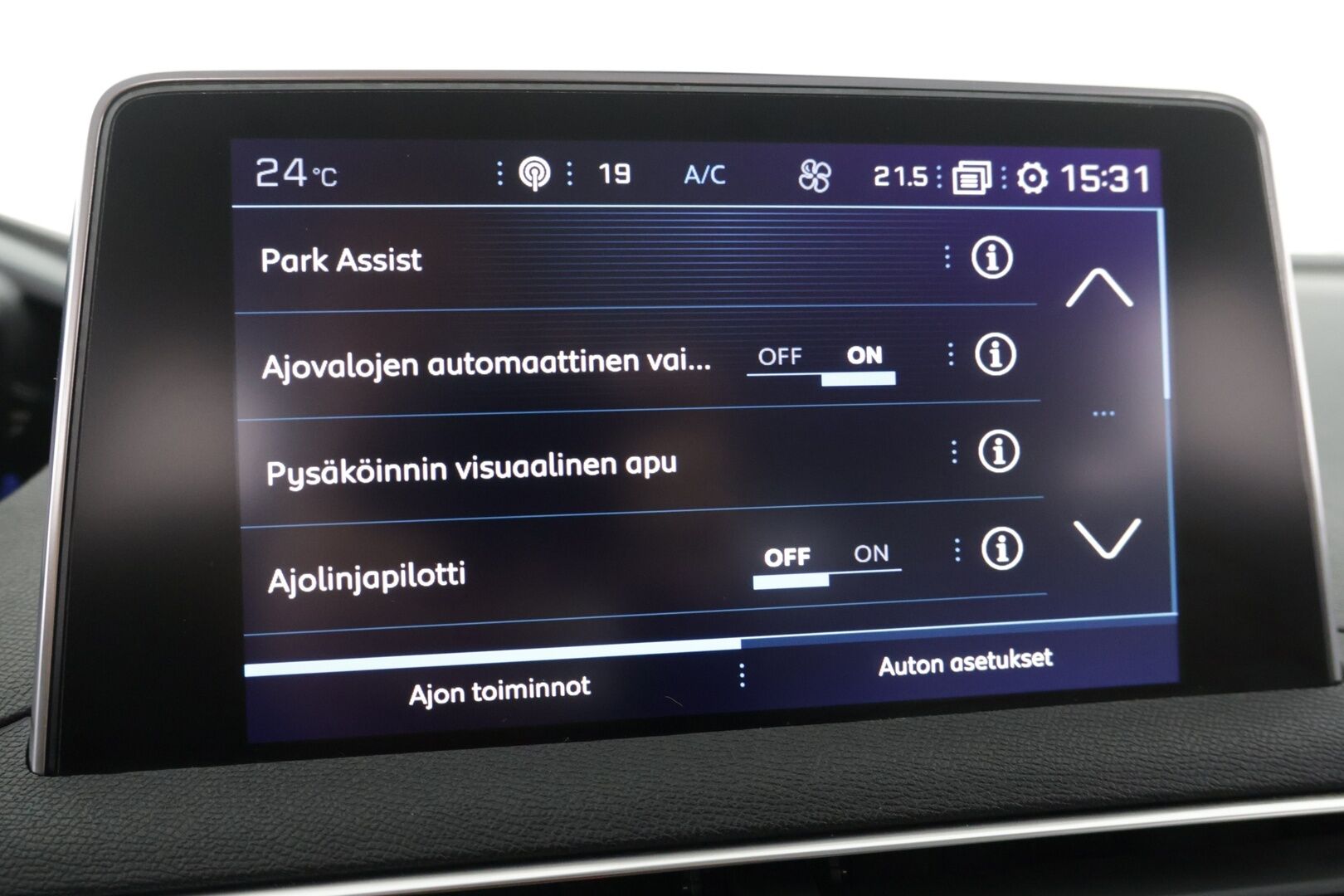 Peugeot 5008 2018 Allure PureTech 130 7-hlö - | Lohko | 180-kamera | Koukku | Vaalea osanahka | Navi |