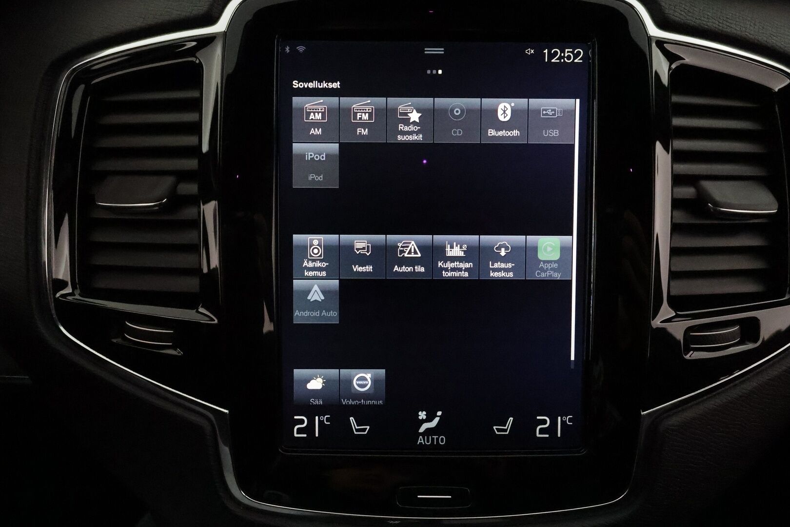 Volvo XC90 2018 D5 AWD R-Design aut 7-P *ACC / 360° / B&W / Koukku / Ilma-alusta / Full LED / Navi / BLIS / Muistipenkit* - 3,99 % KORKOTARJOUS TÄHÄN AUTOON 28.9. ASTI! - Suomi-auto / Kahdet renkaat aluvanteilla / Merkkihuollettu