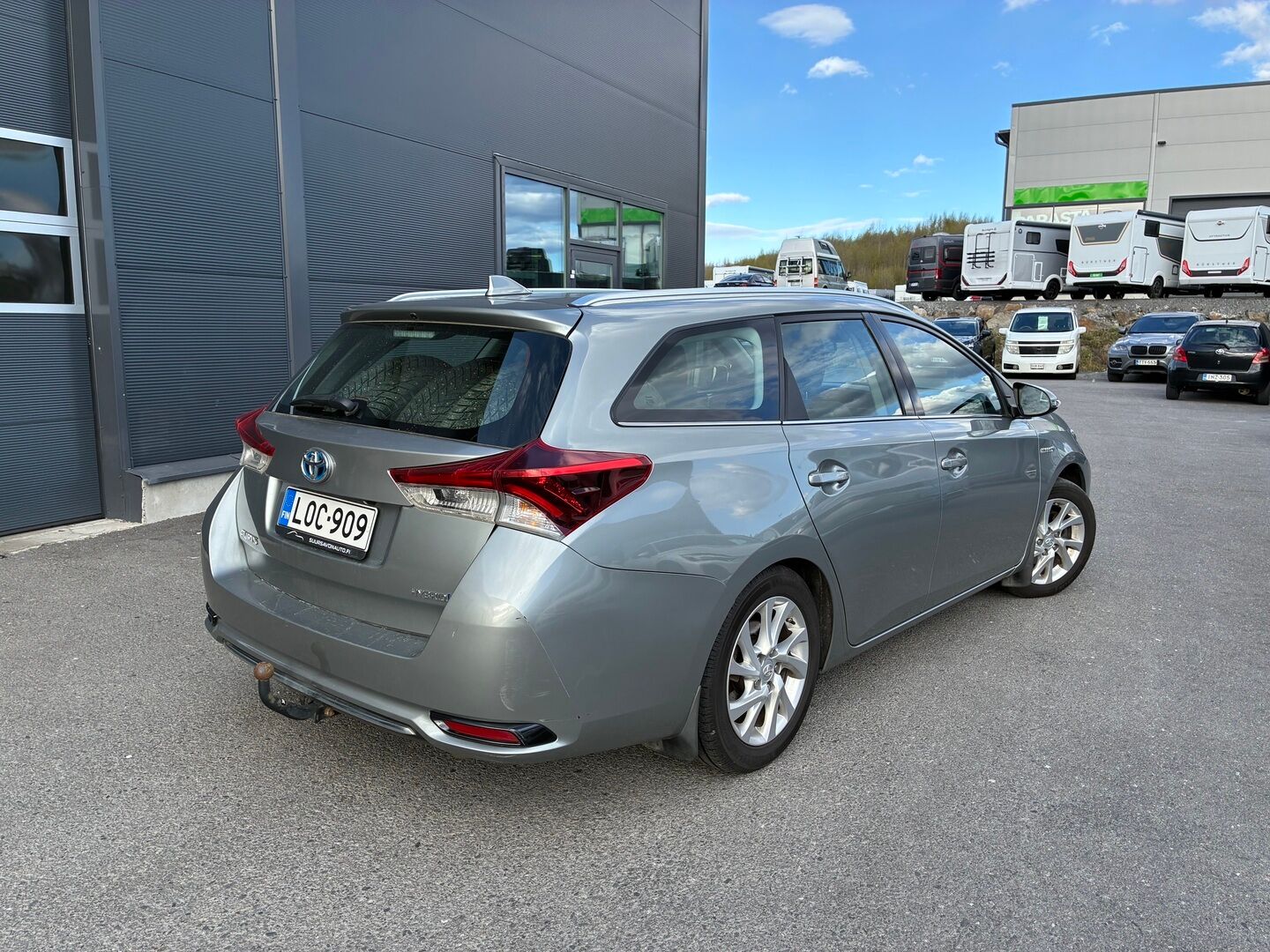 Toyota Auris 2017 Touring Sports 1,8 Hybrid Active Edition *Kamera / Koukku / Cruise / Lohkolämmitin* - Suomi-auto / Kahdet renkaat vanteilla / Merkkihuollettu / Viimeisin huolto 189tkm