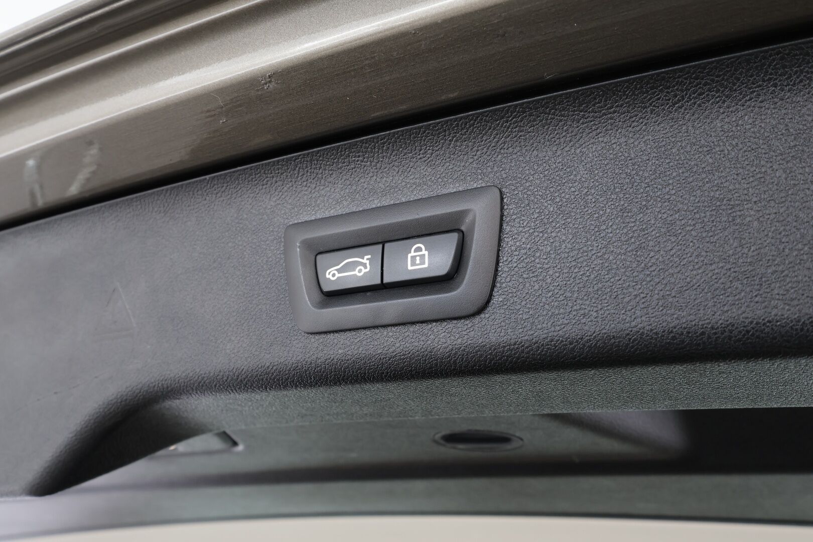 BMW 520 2018 G31 Touring 520d A xDrive Business Comfort * Koukku / HiFi / ACC / LED / P.Kamera / Sporttinahat / Navi / Keyless* - Suomi-auto / Kahdet renkaat / Merkkihuollettu! - HULLUT JOULUT KORKOTARJOUS 2,49% 