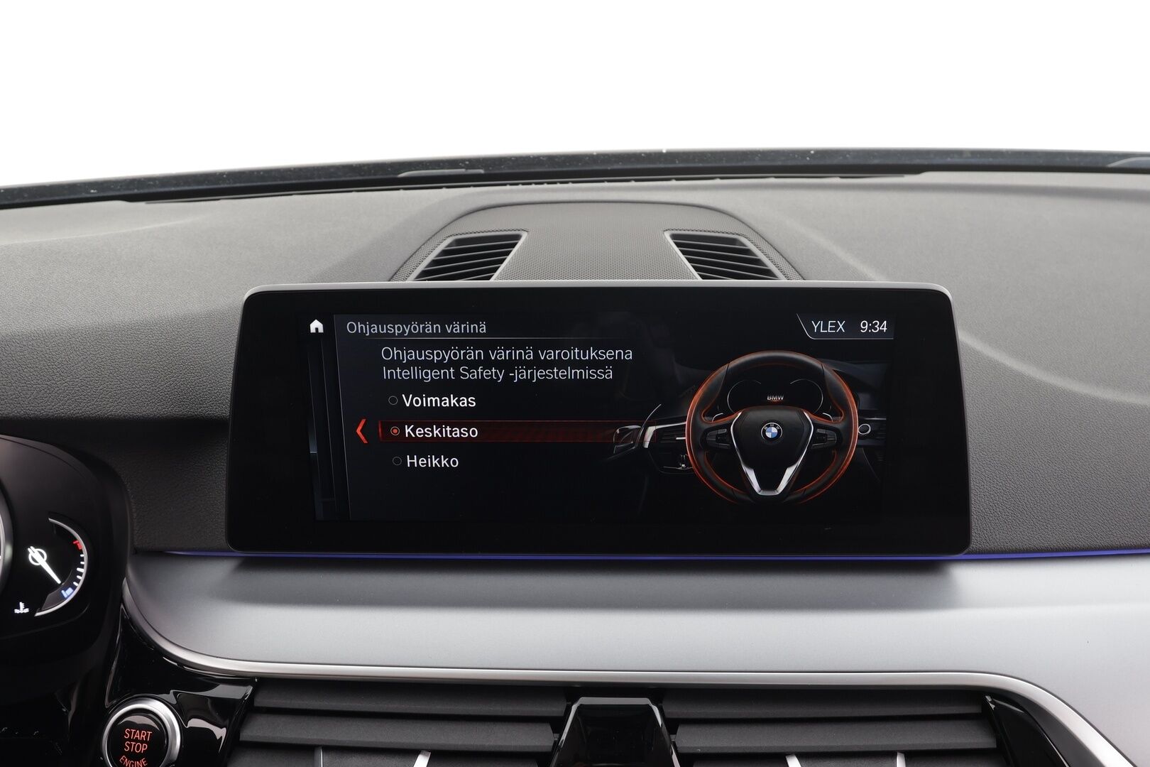 BMW 520 2018 G31 Touring 520d A xDrive Business Comfort * Koukku / HiFi / ACC / LED / P.Kamera / Sporttinahat / Navi / Keyless* - Suomi-auto / Kahdet renkaat / Merkkihuollettu! - HULLUT JOULUT KORKOTARJOUS 2,49% 